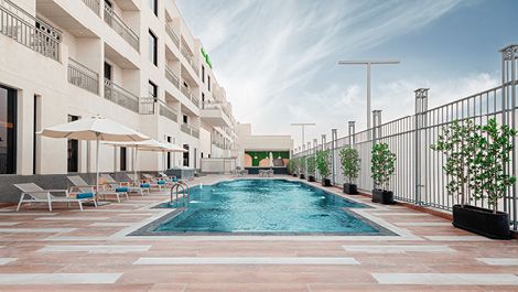 Outdoor swimming pool at Holiday Inn Riyadh The Business District