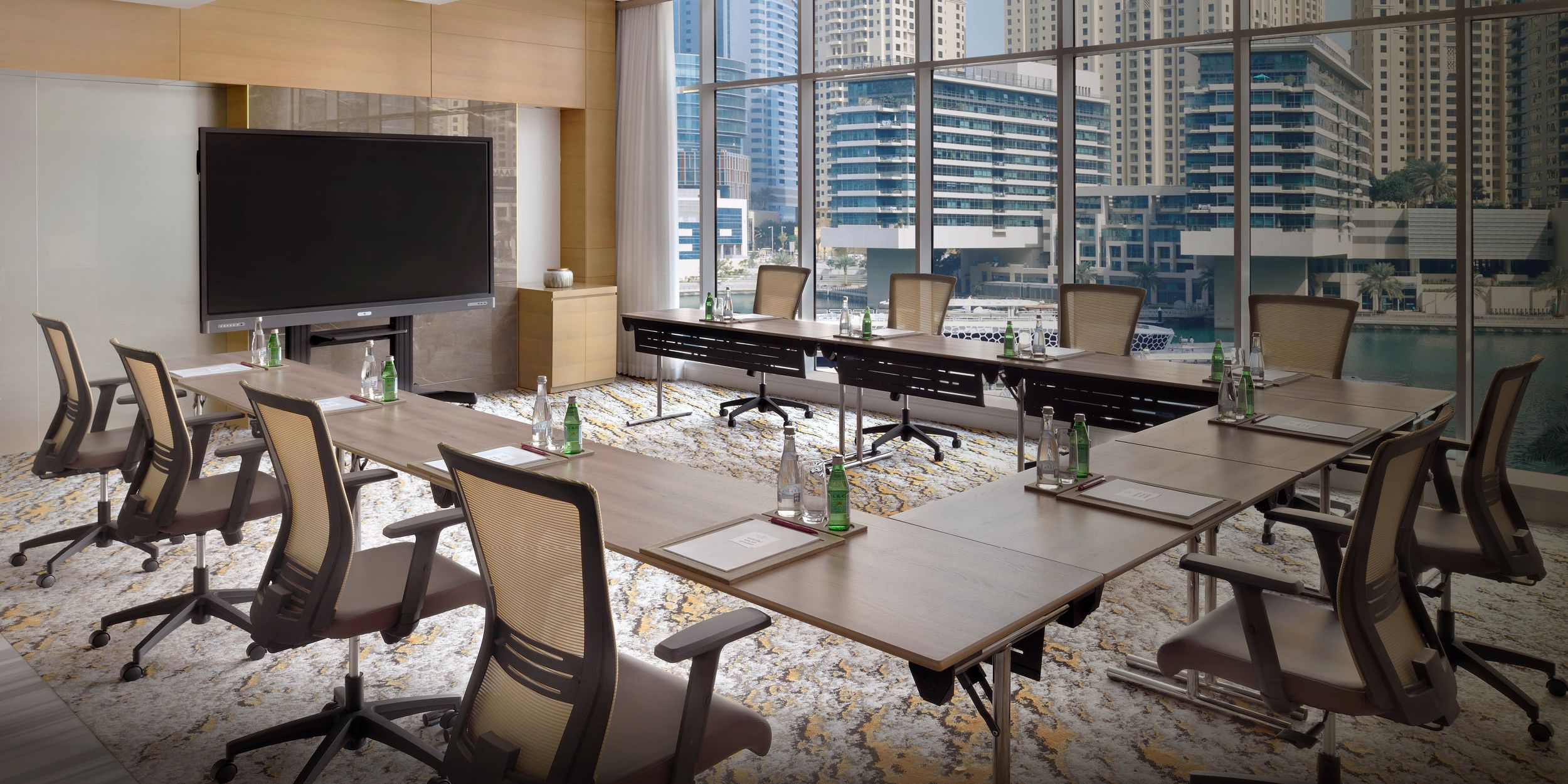 مجموعة من فنادق IHG التي توفّر قاعات اجتماعات