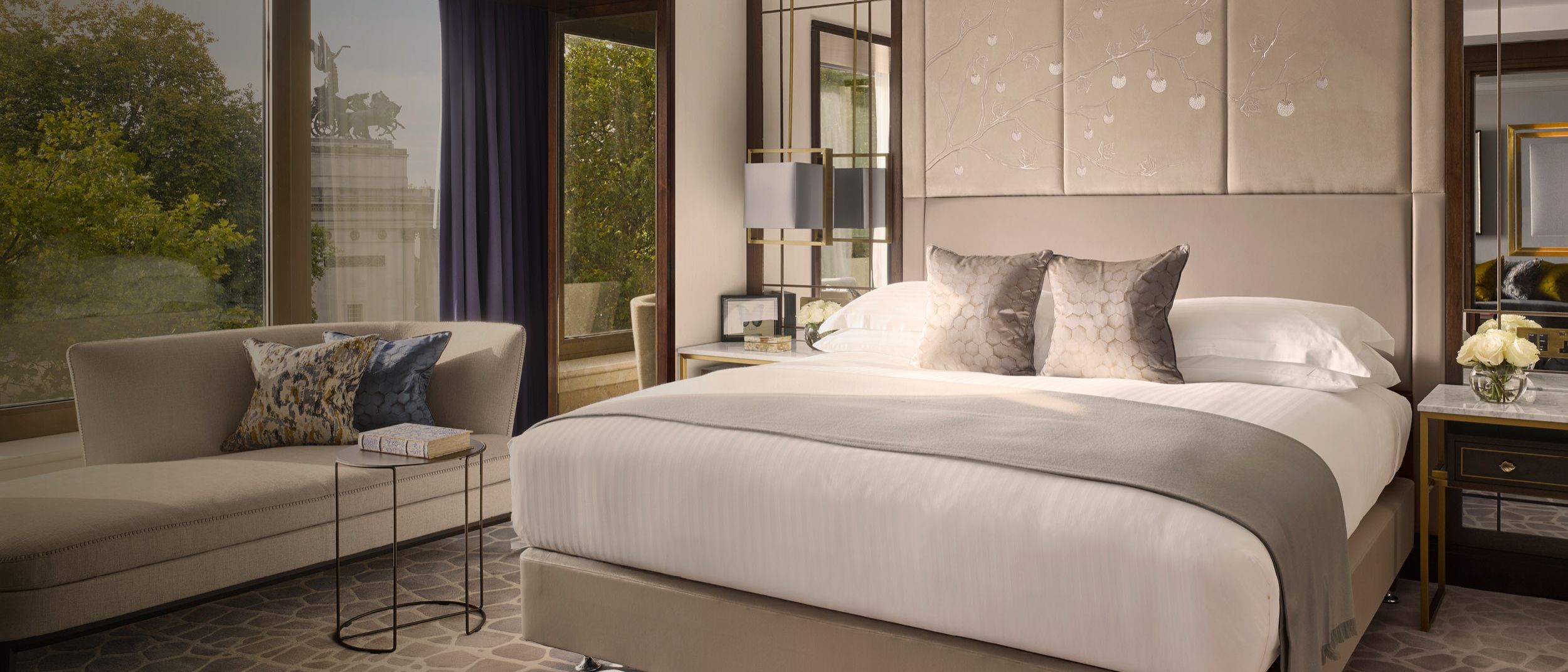 A carousel of 4 images featuring Six Senses Southern Dune, Aldhafra Vignette Collection, InterContinental London Park Lane, InterContinental Rome Ambasciatori Palace