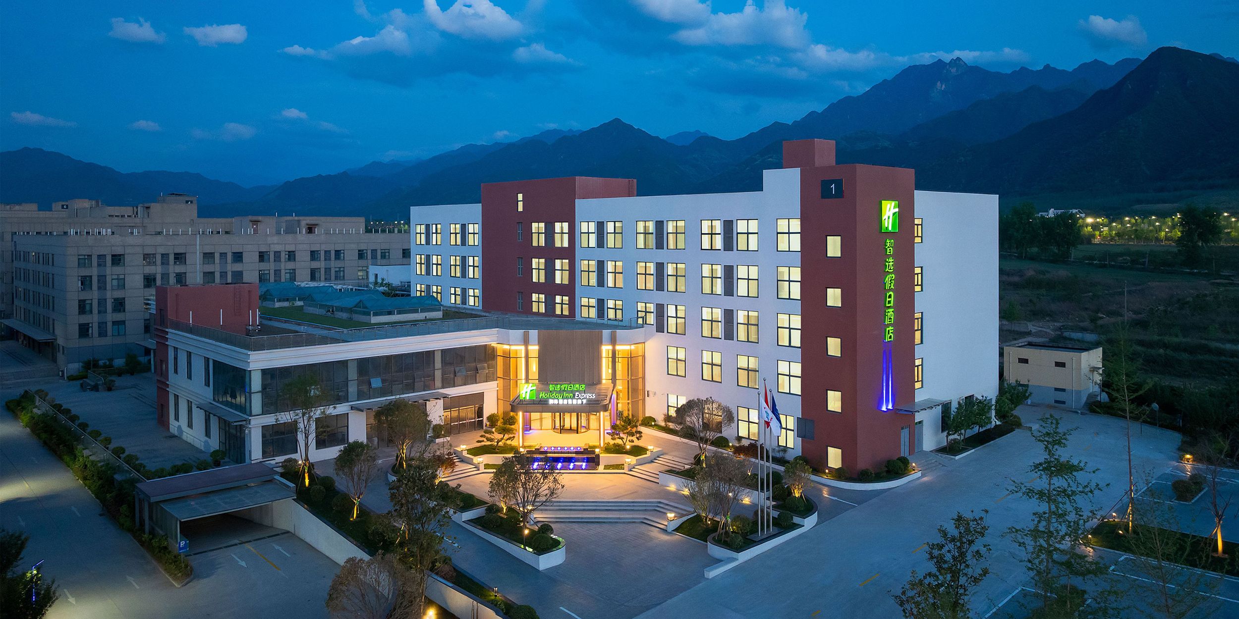 西安高新草堂科创园智选假日酒店