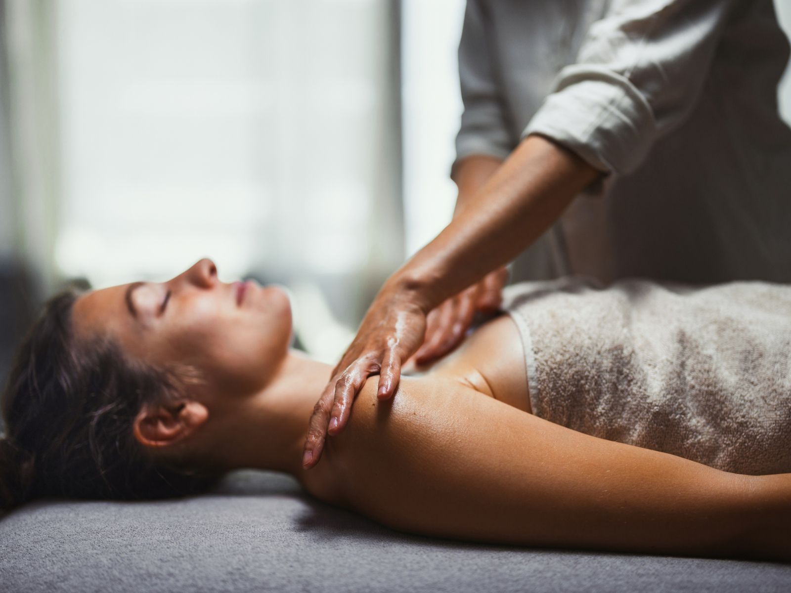Relaxing full body massage therapy