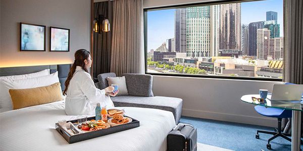 Guest Room, Crowne Plaza Melbourne