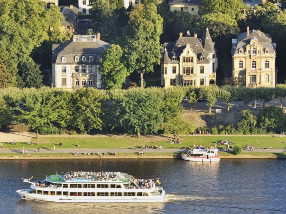 riverside view of museumsafer