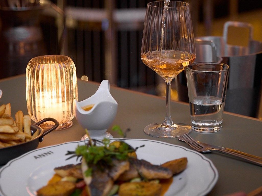 brasserie meal with rose