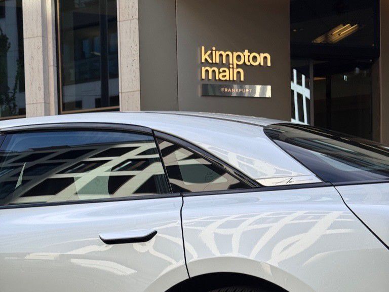 car outside Kimpton Main Frankfurt hotel