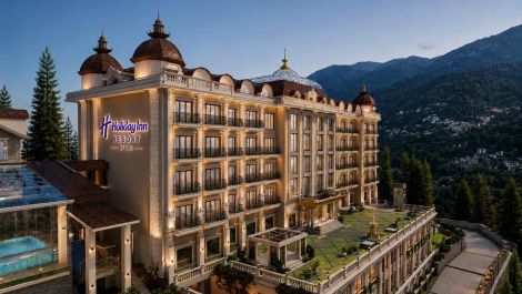 Façade of Holiday Inn Resort Kufri