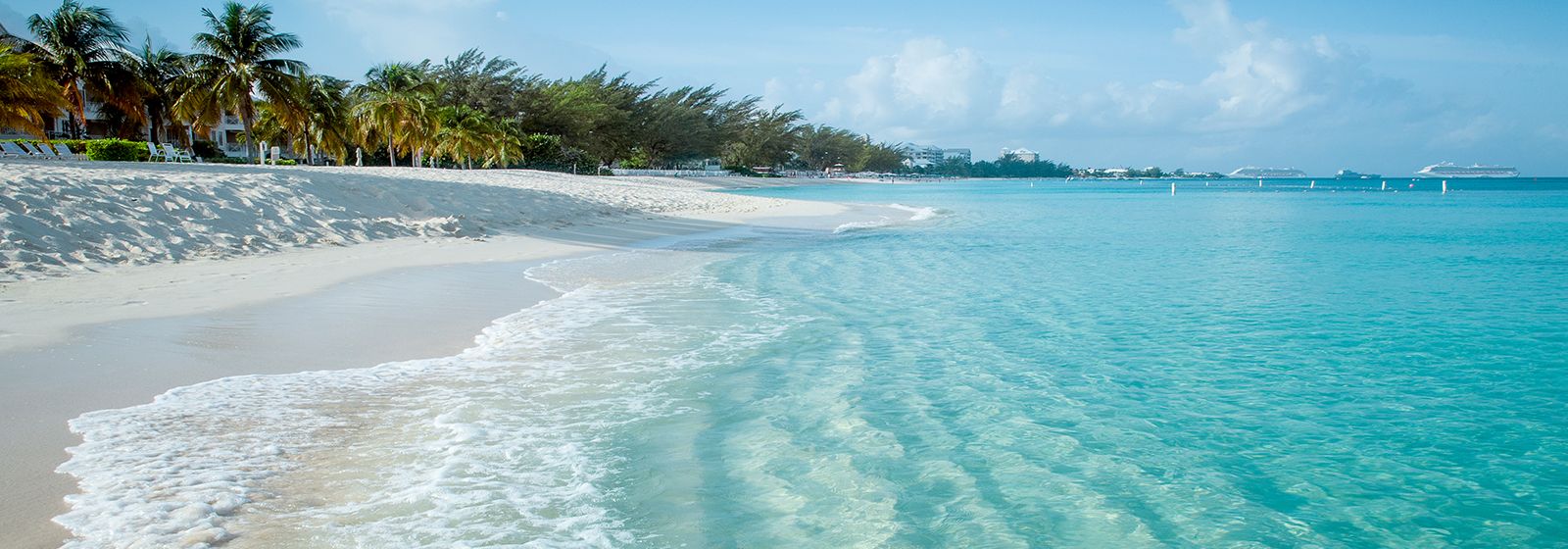Vista das águas em Seven Mile Beach
