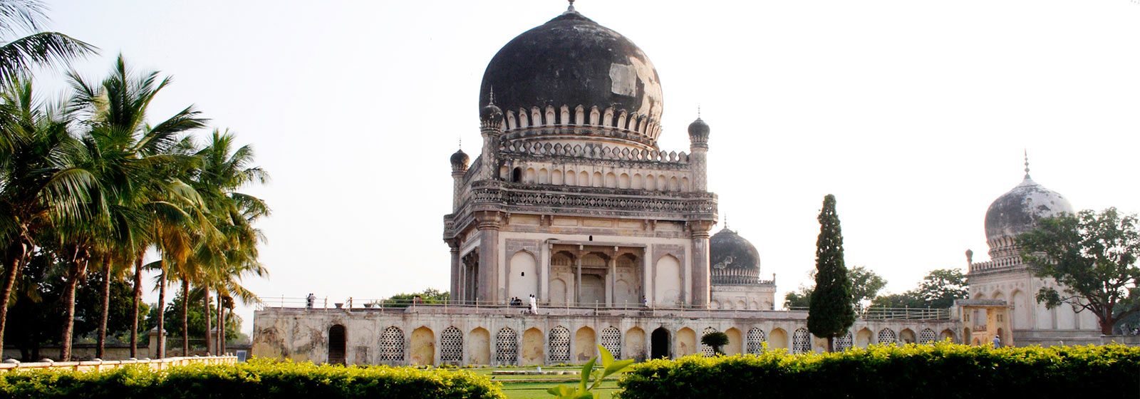 Day view of a domed building in Hyderabad