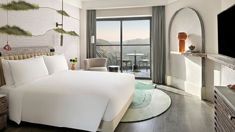 Corner suite with view