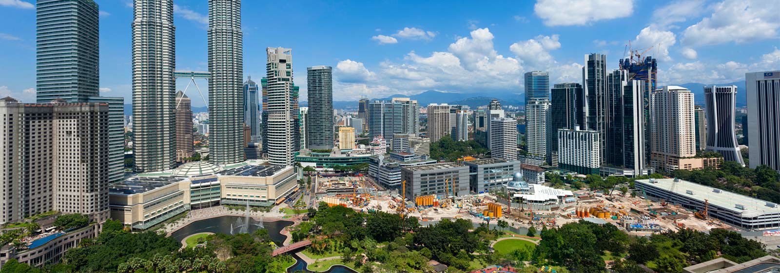 View of the Kuala Lumper skyline with the Patronas Twin Tower