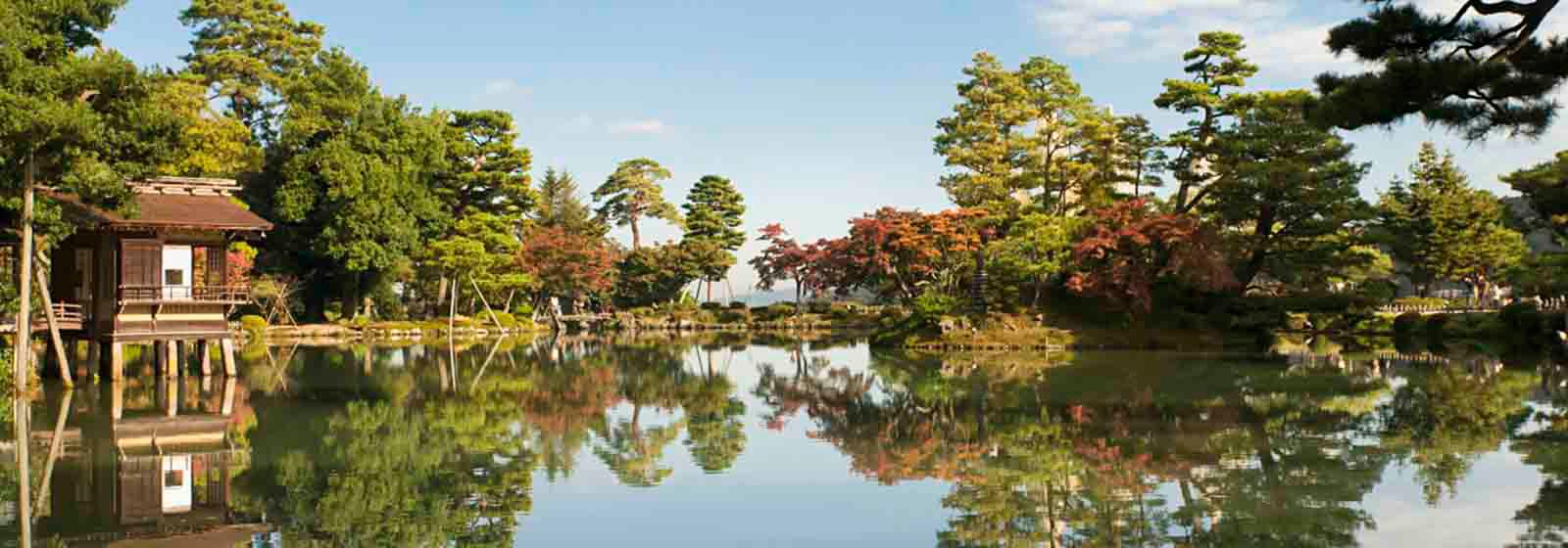 Kenroku-en Garden reflections on the water