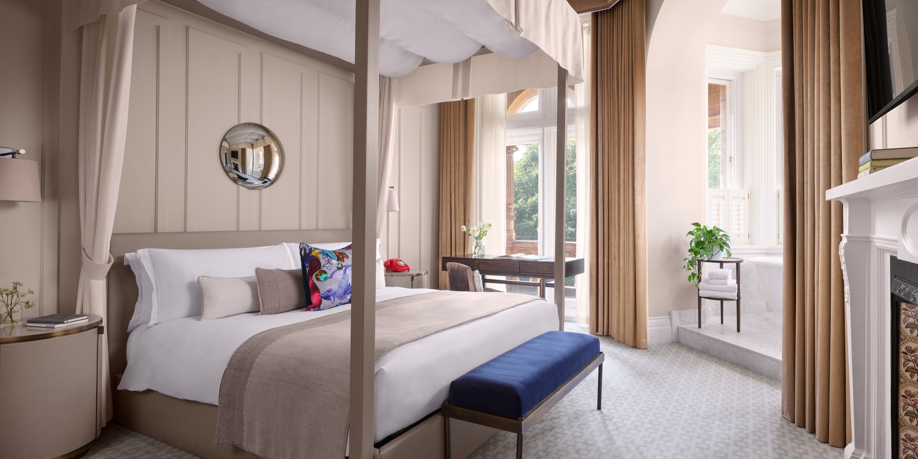 luxury guest hotel suite bed