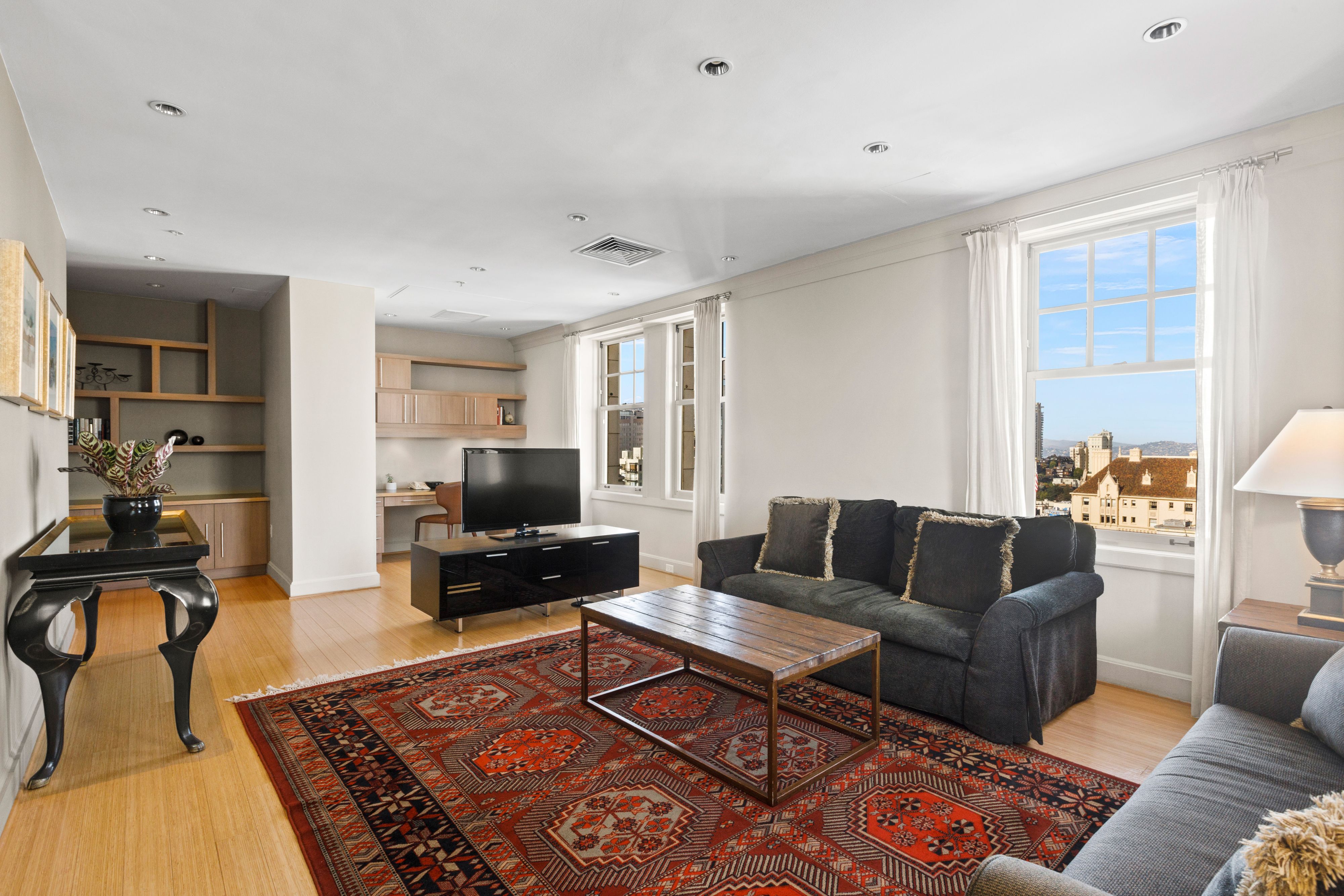Nob Hill Suite