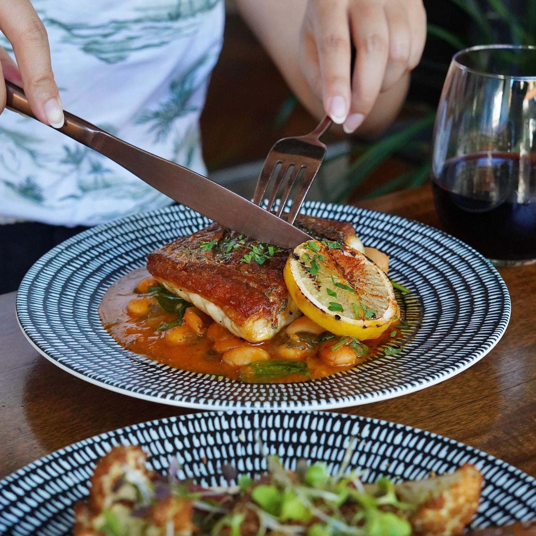 Heno dish with lemon