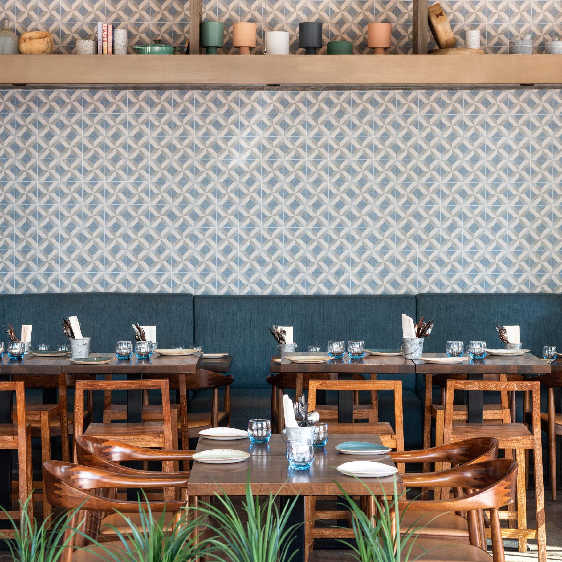 Heno restaurant interior