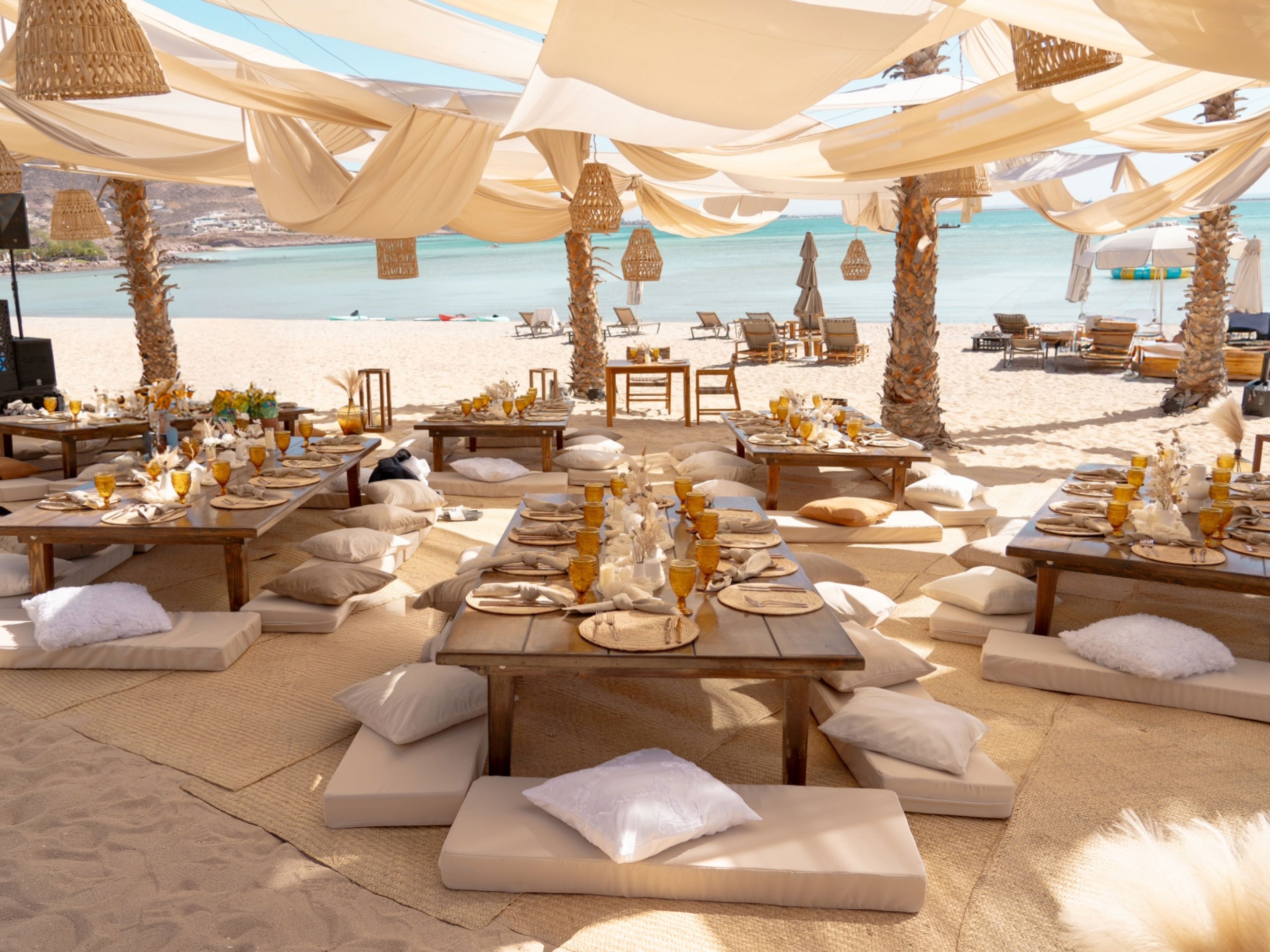Ambiente para bodas en Indigo La Paz Puerta Cortés