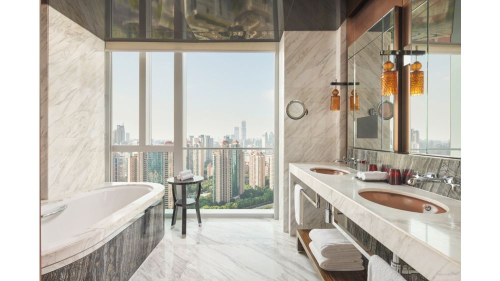 1 King Club Regent Suite Pearl View