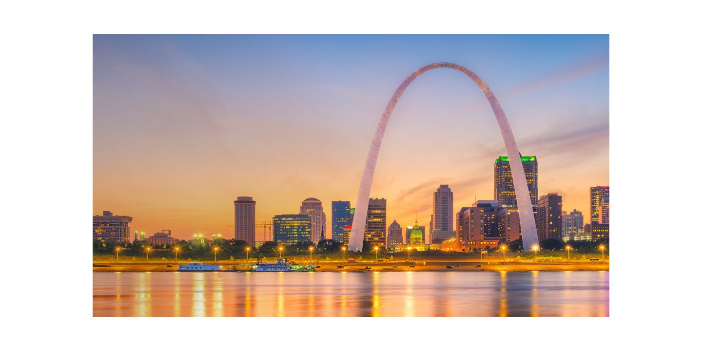 The majestic St Louis Arch