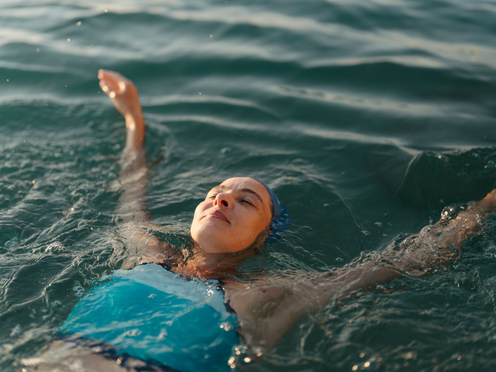 Ocean swimming for relaxation and therapy