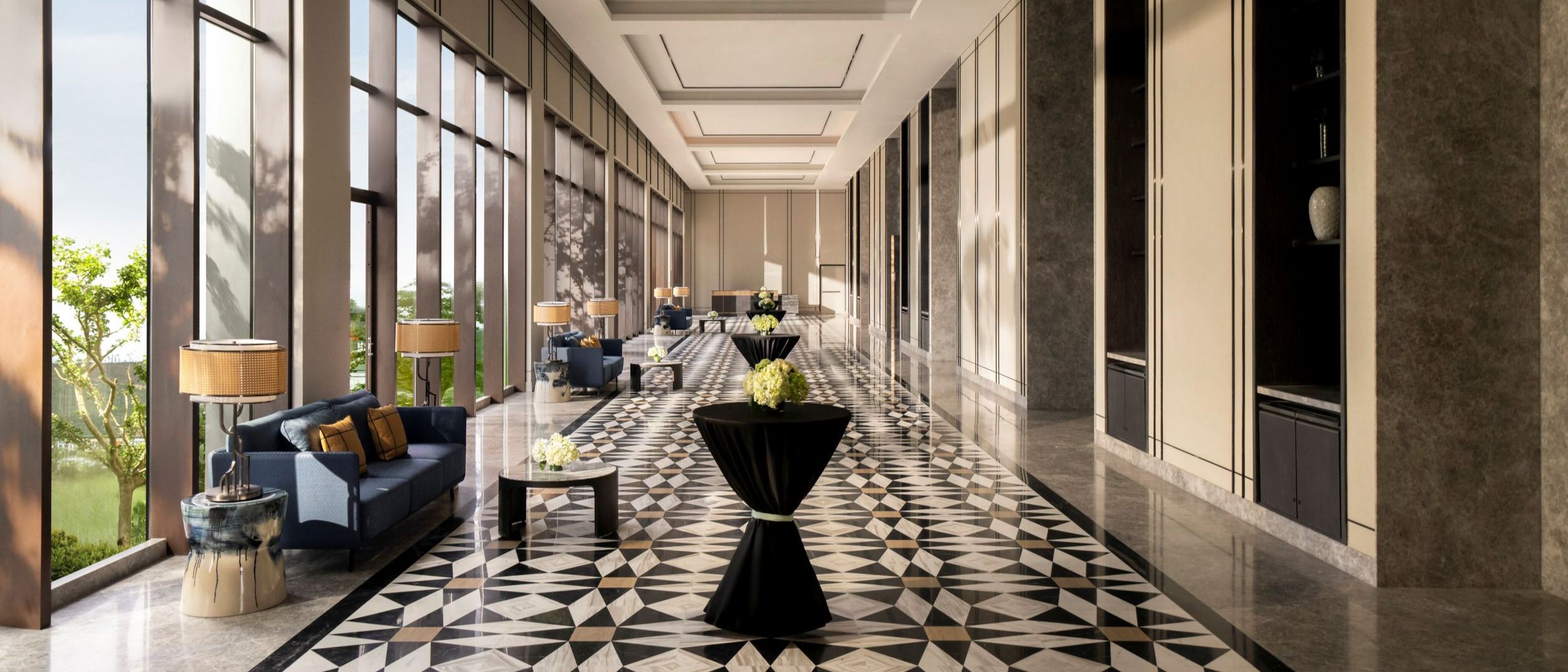 Indoor meeting space in InterContinental Halong Bay Resort