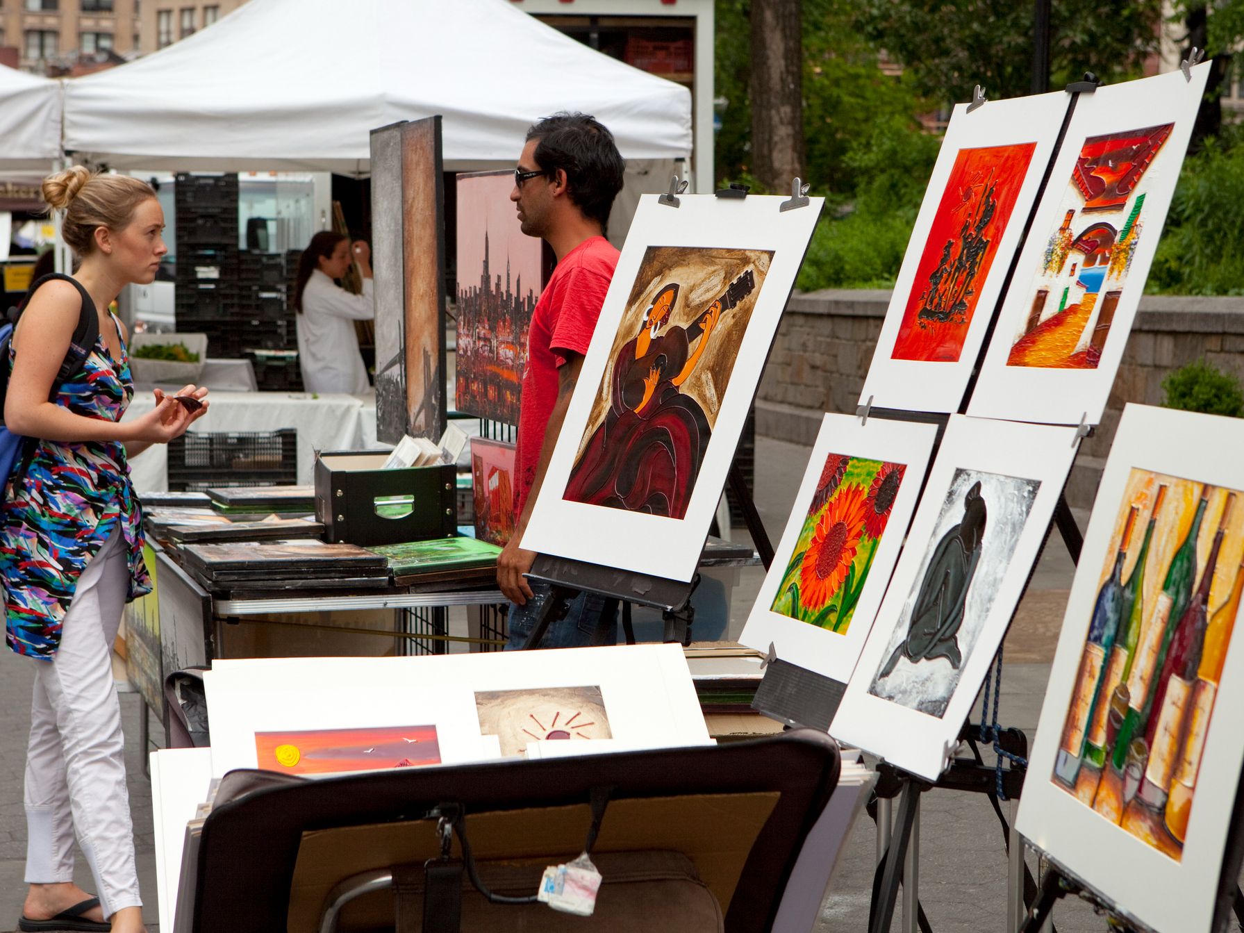 Displaying outdoor art
