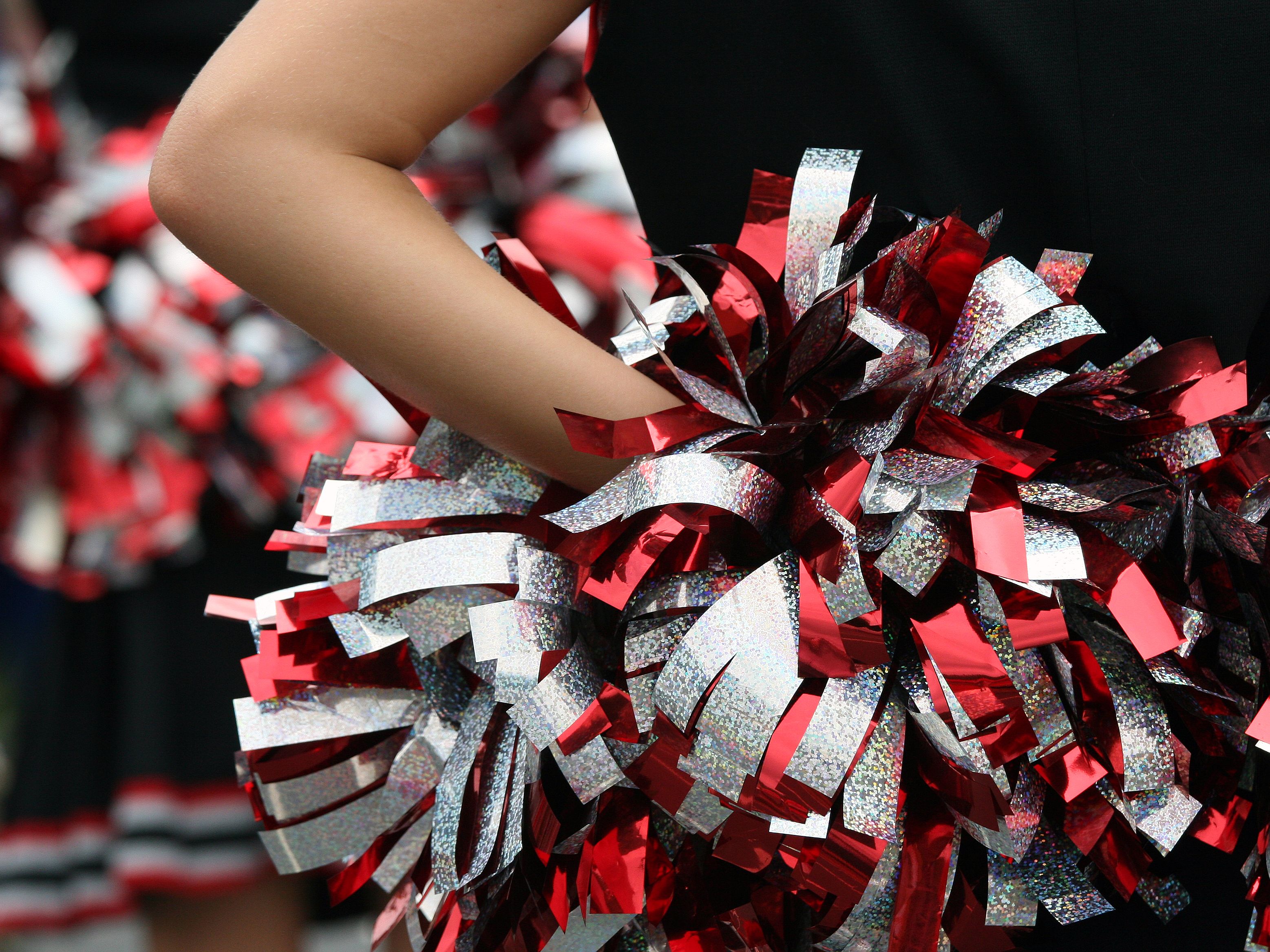 cheerleading pom pom