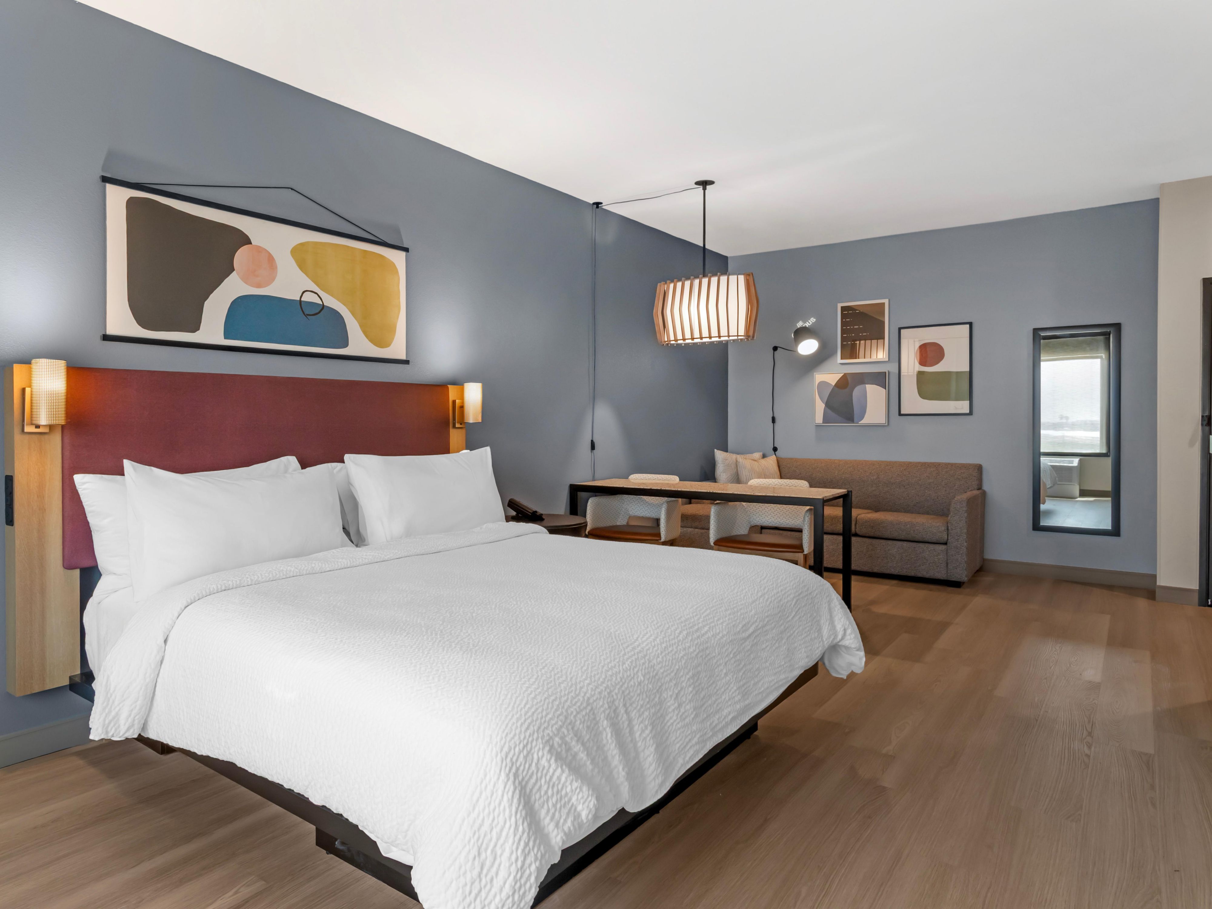 Unwind in a well-appointed guest room with one king bed.