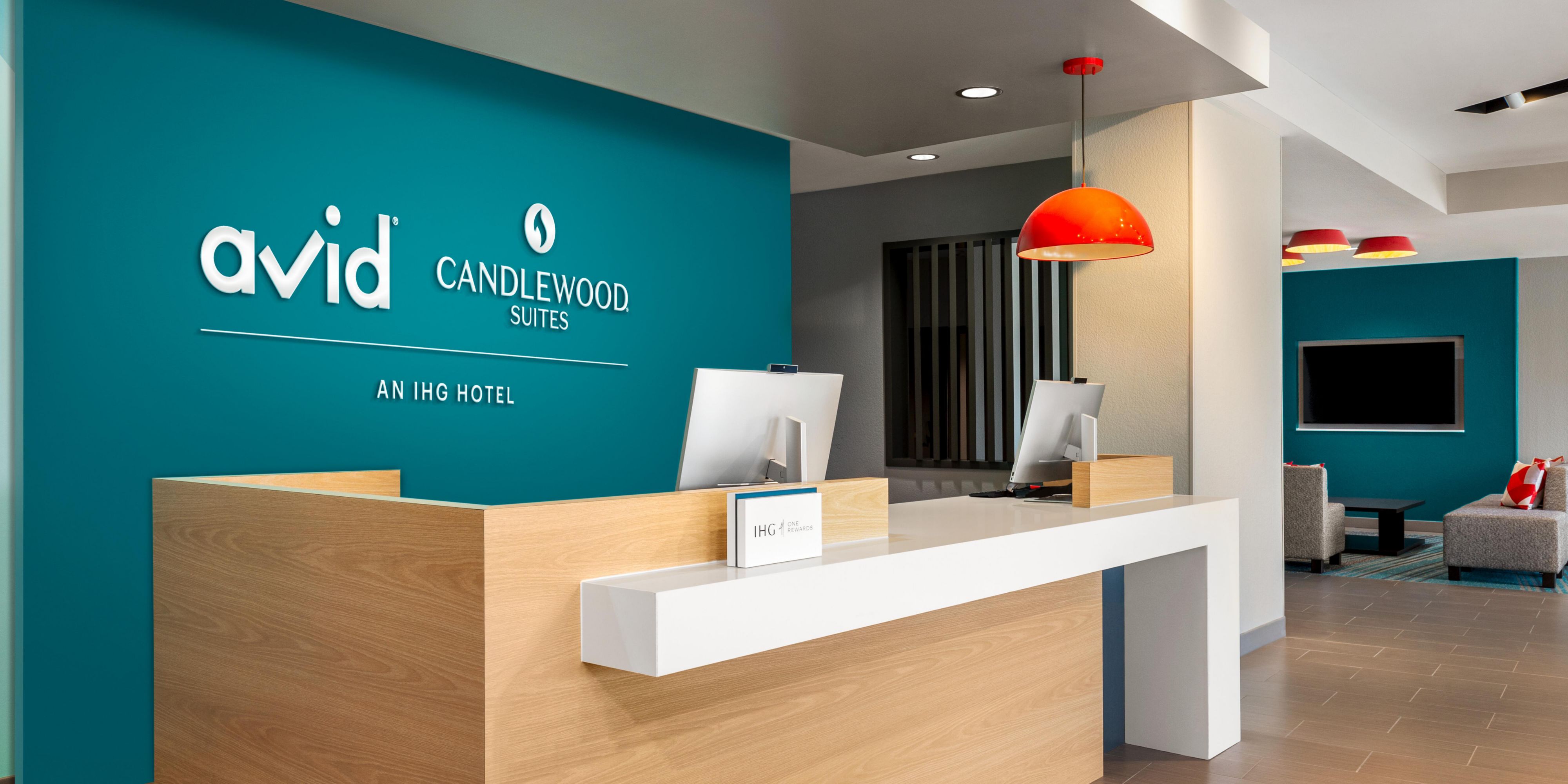 Nuestro hotel está convenientemente ubicado cerca de la Universidad Estatal de Pensilvania, lo que lo convierte en una excelente opción para los visitantes del campus. Estamos a poca distancia en auto del Bryce Jordan Center y del Beaver Stadium, por lo que ya sea que esté aquí para un concierto, un evento deportivo o un partido en Penn State, estará cerca de toda la acción.