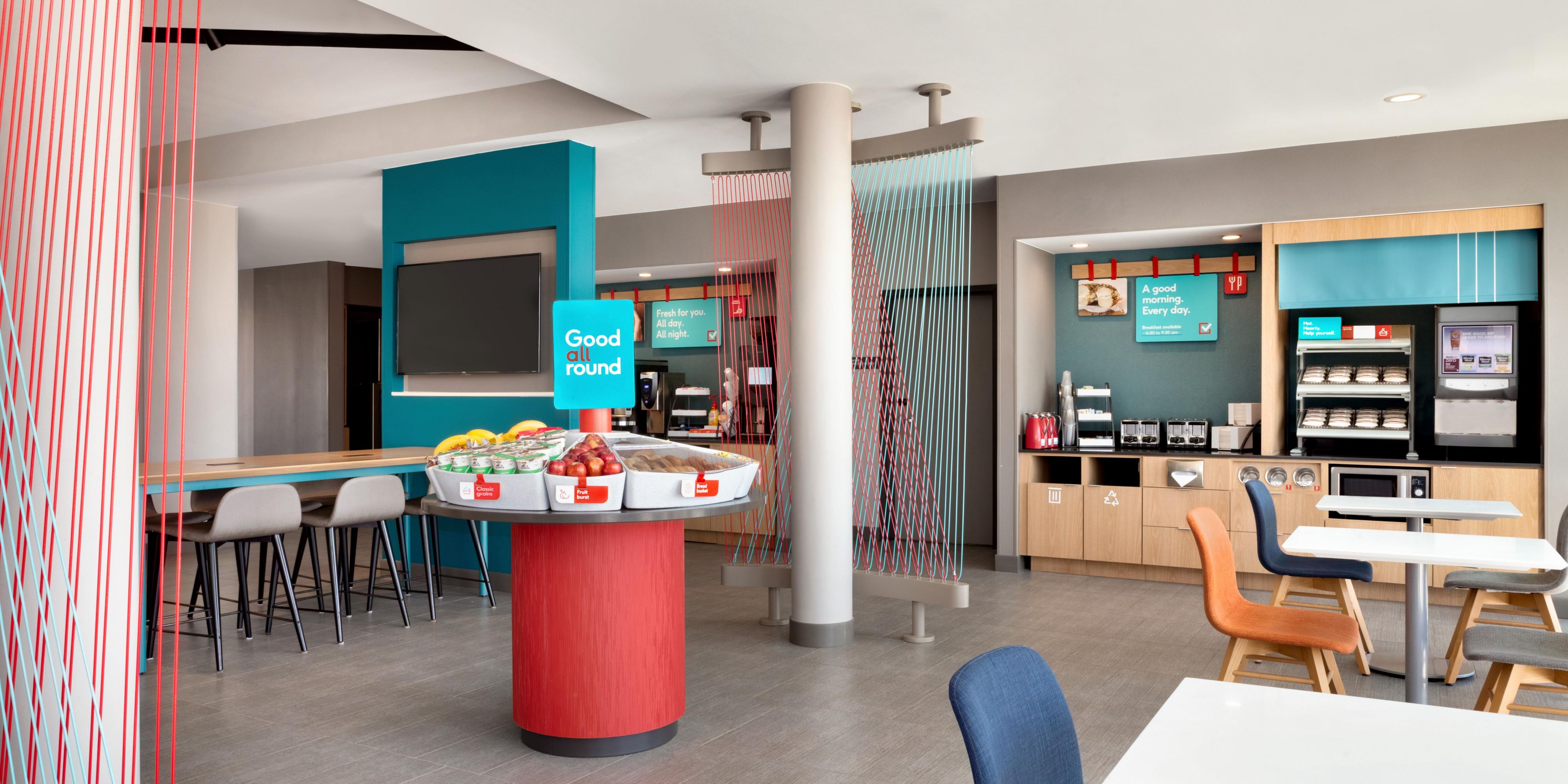 Start your day with our complimentary, high-quality breakfast. Enjoy a selection of hot and cold items featuring scrambled eggs, crispy bacon, fresh fruit, and bakery treats, along with freshly brewed coffee available 24/7 and sparkling water.