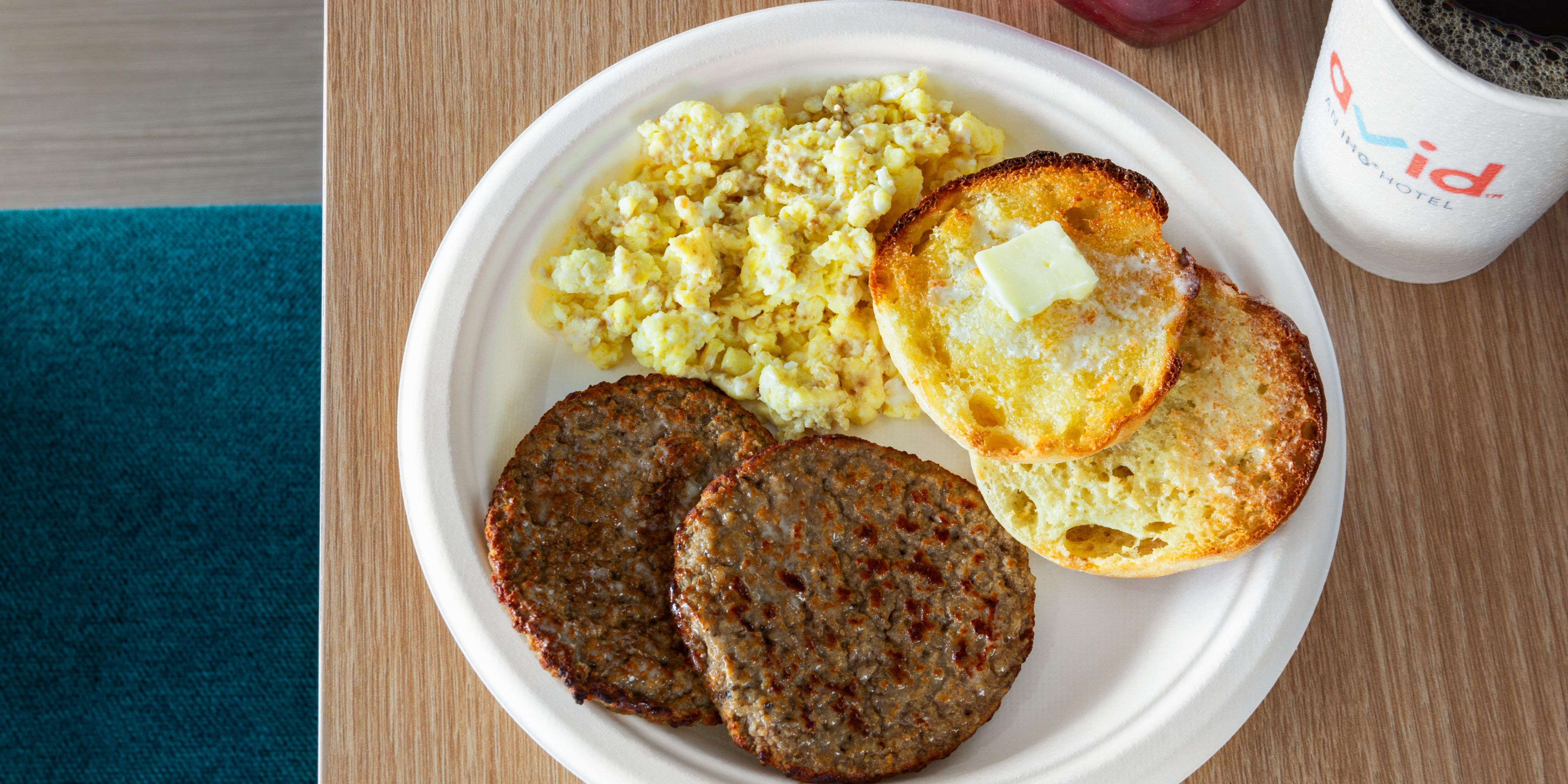 After a good night’s sleep, try our new free hot breakfast menu with fluffy scramble eggs, potatoes with either crispy bacon or sausage. Enjoy tasty options for everyone. 