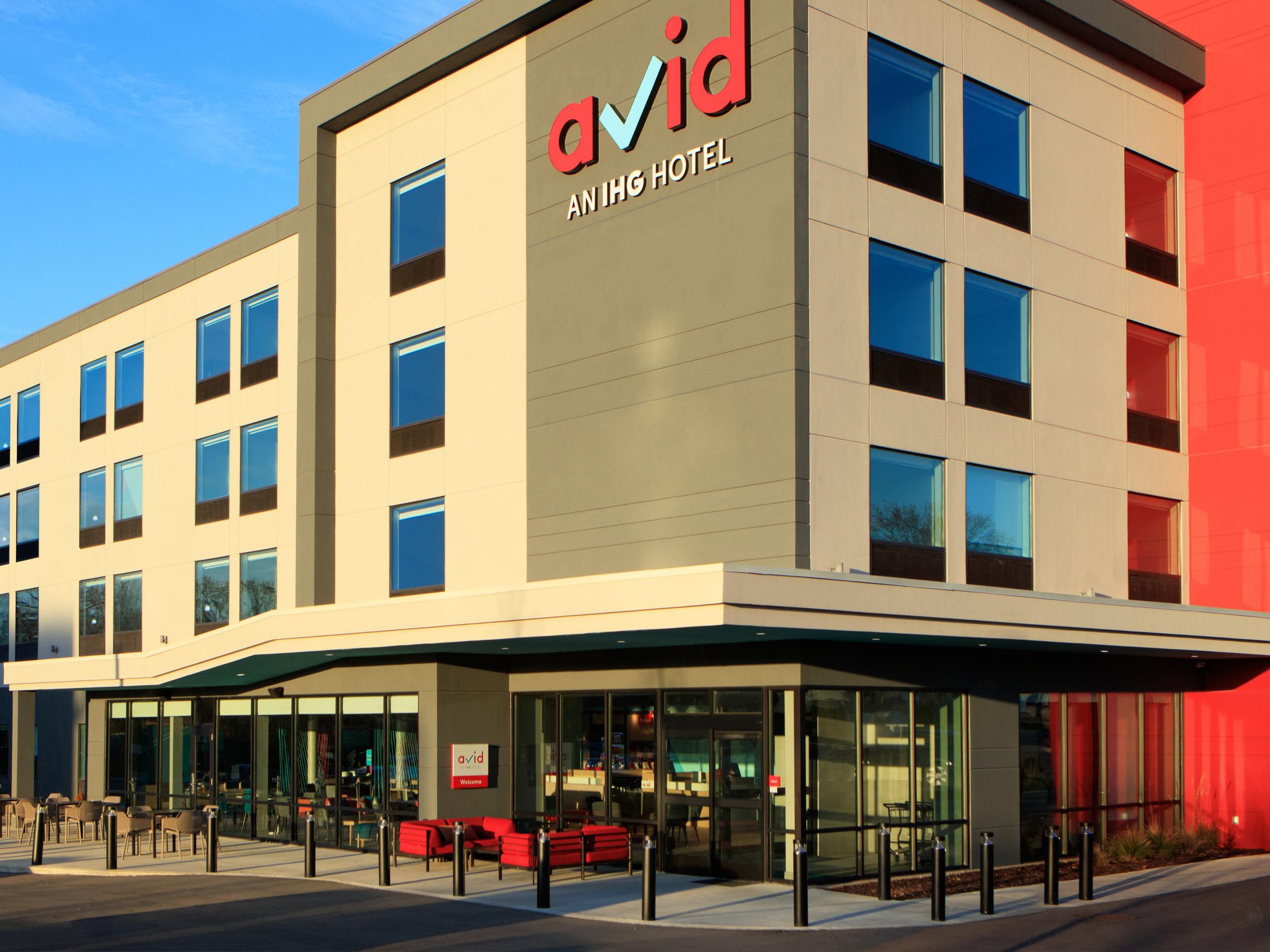 Avid Hotels Fort Wayne 7715745078 4x3