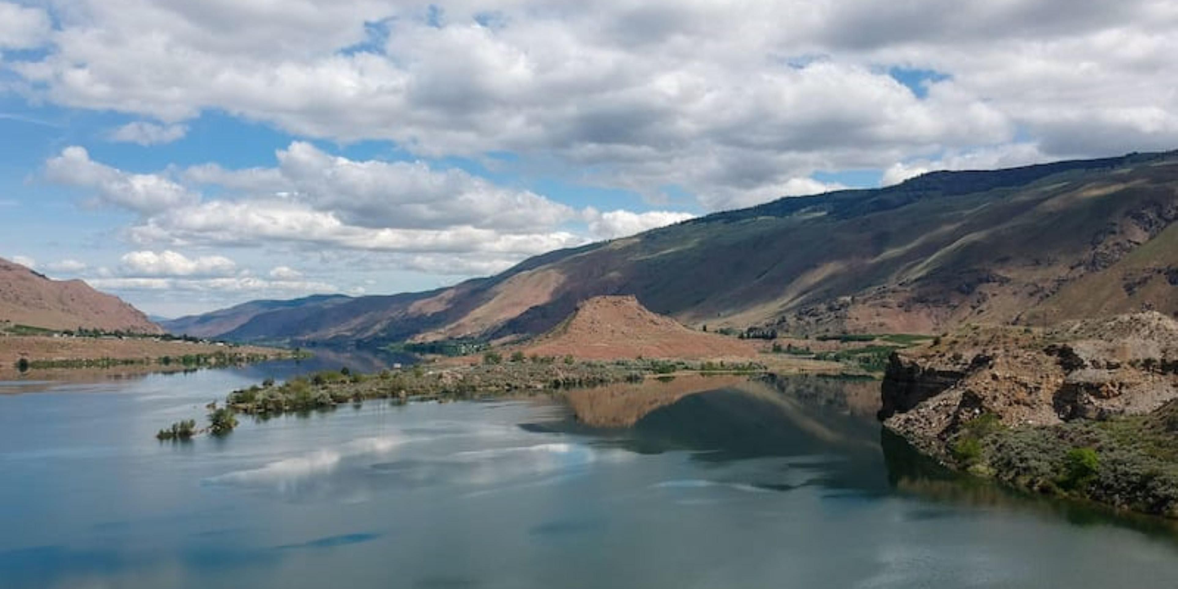 Our hotel in Wenatchee is close to beautiful hiking trails in the Wenatchee National Forest. Enjoy a range of paths for all skill levels, including the popular Saddle Rock Trail, which offers stunning views of the city and Columbia River. Experience the perfect blend of adventure and nature just a short drive away!
