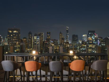 차르 루프탑 바(CHAR Rooftop Bar) 호텔 인디고 방콕 와이어리스 로드 