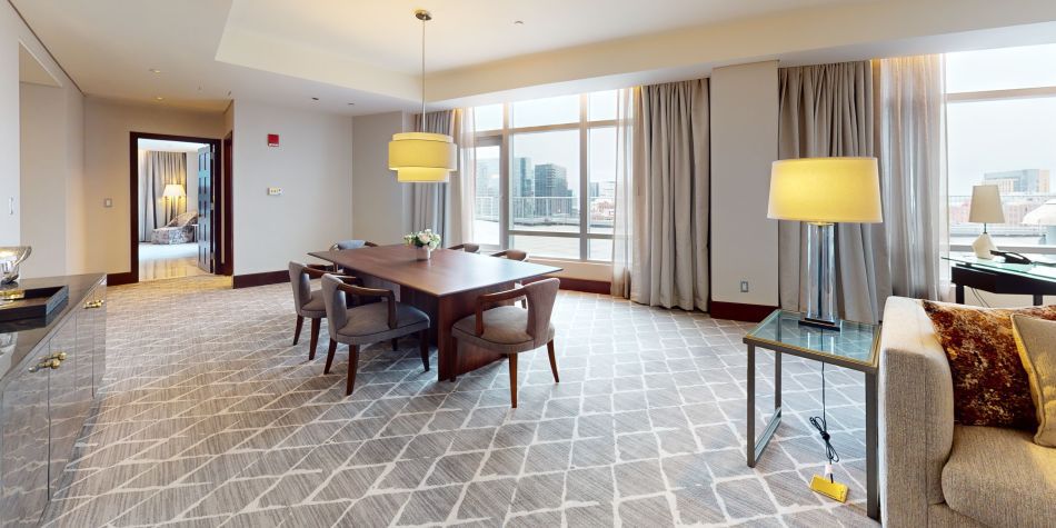 Open dining space in Penthouse South Suite