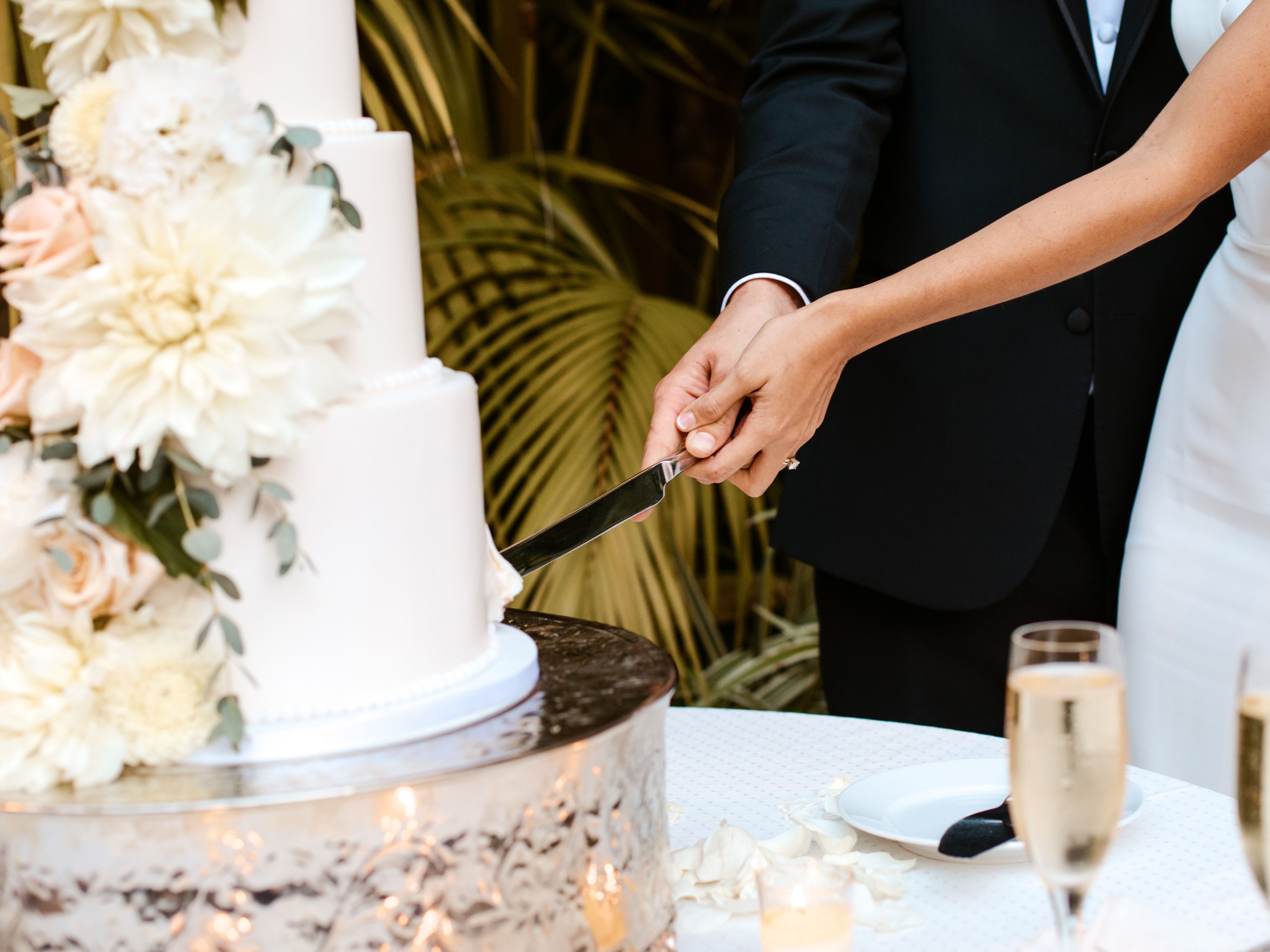 Cake cutting