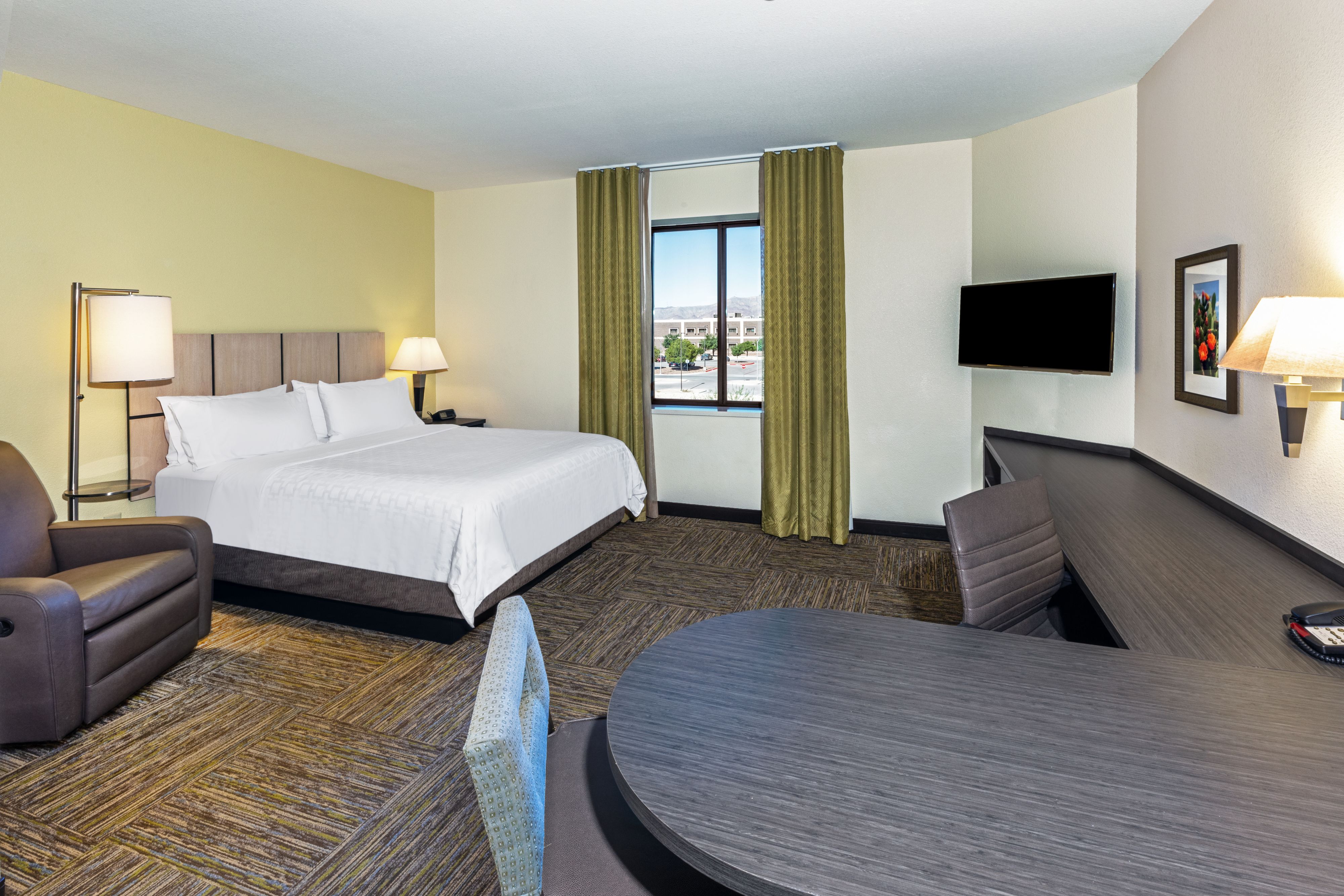 Queen Bed Guest Room