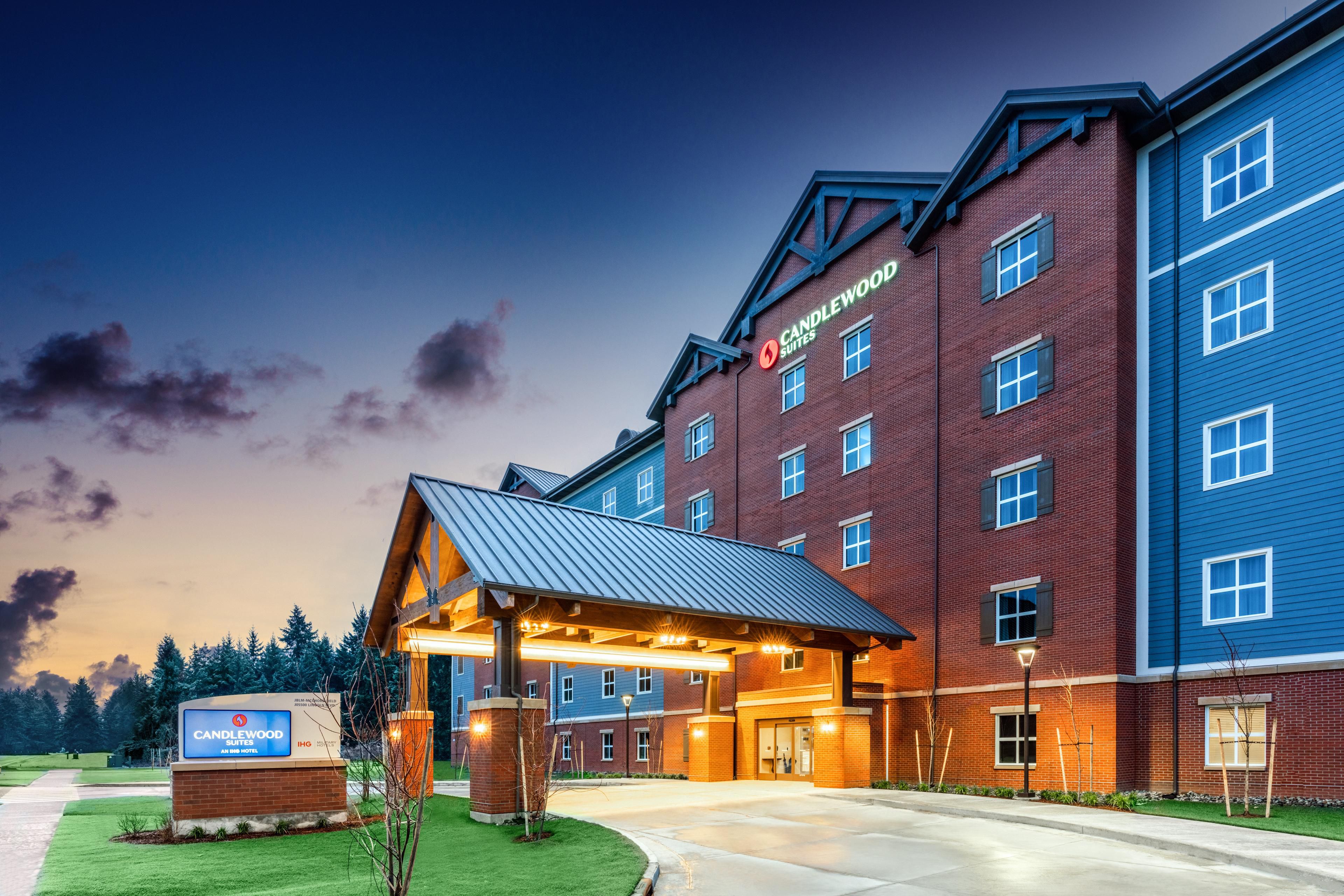 mcchord afb hotel