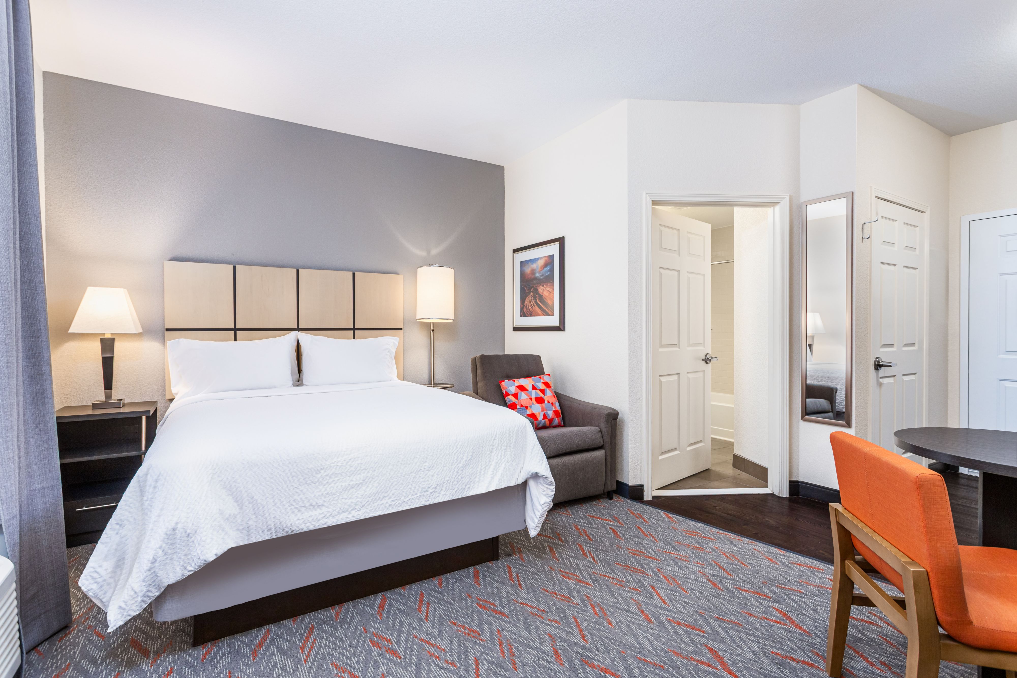 Queen Bed Guest Room