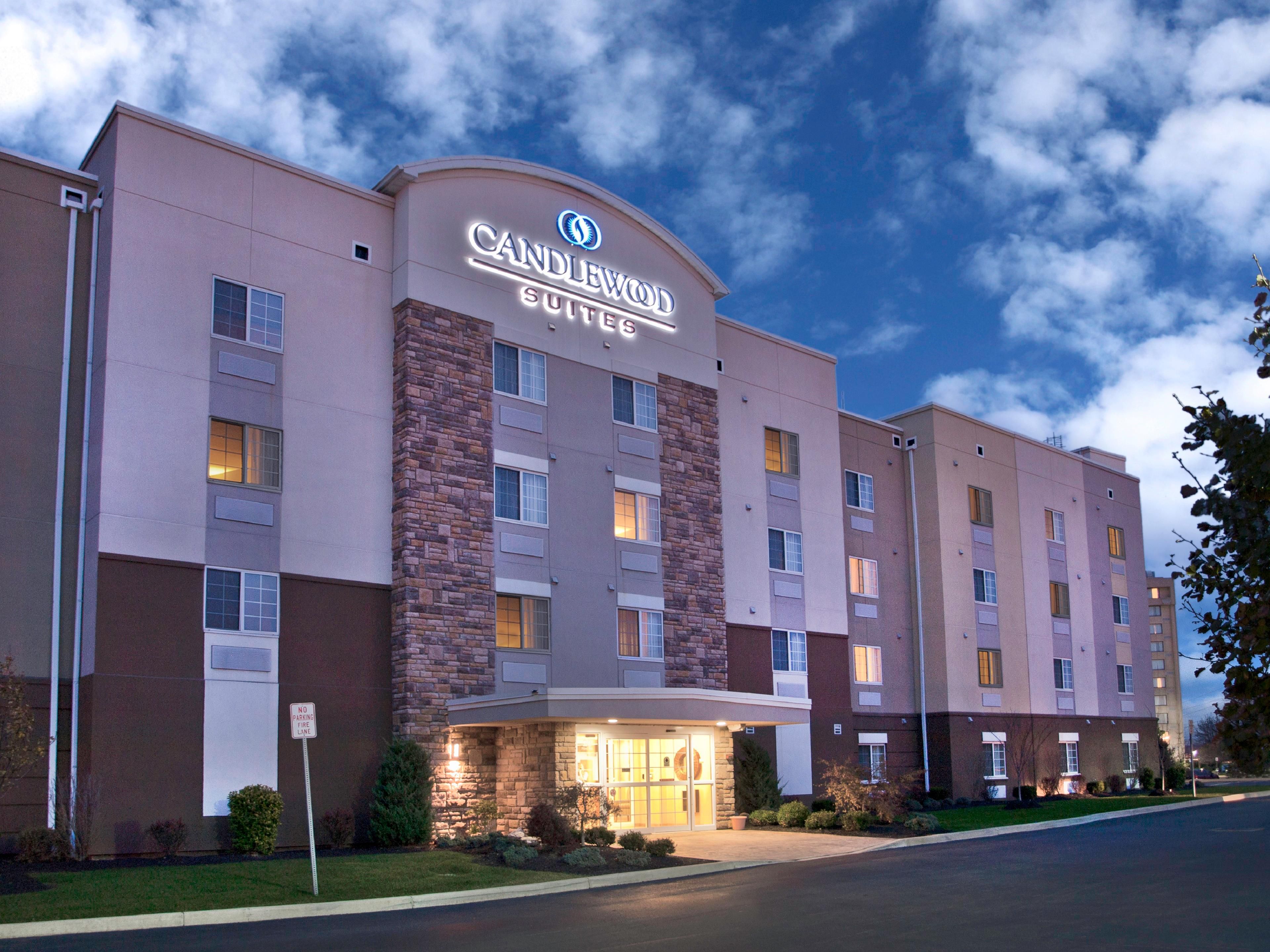 Pet Friendly Hotel Amherst NY | Candlewood Suites Buffalo Amherst