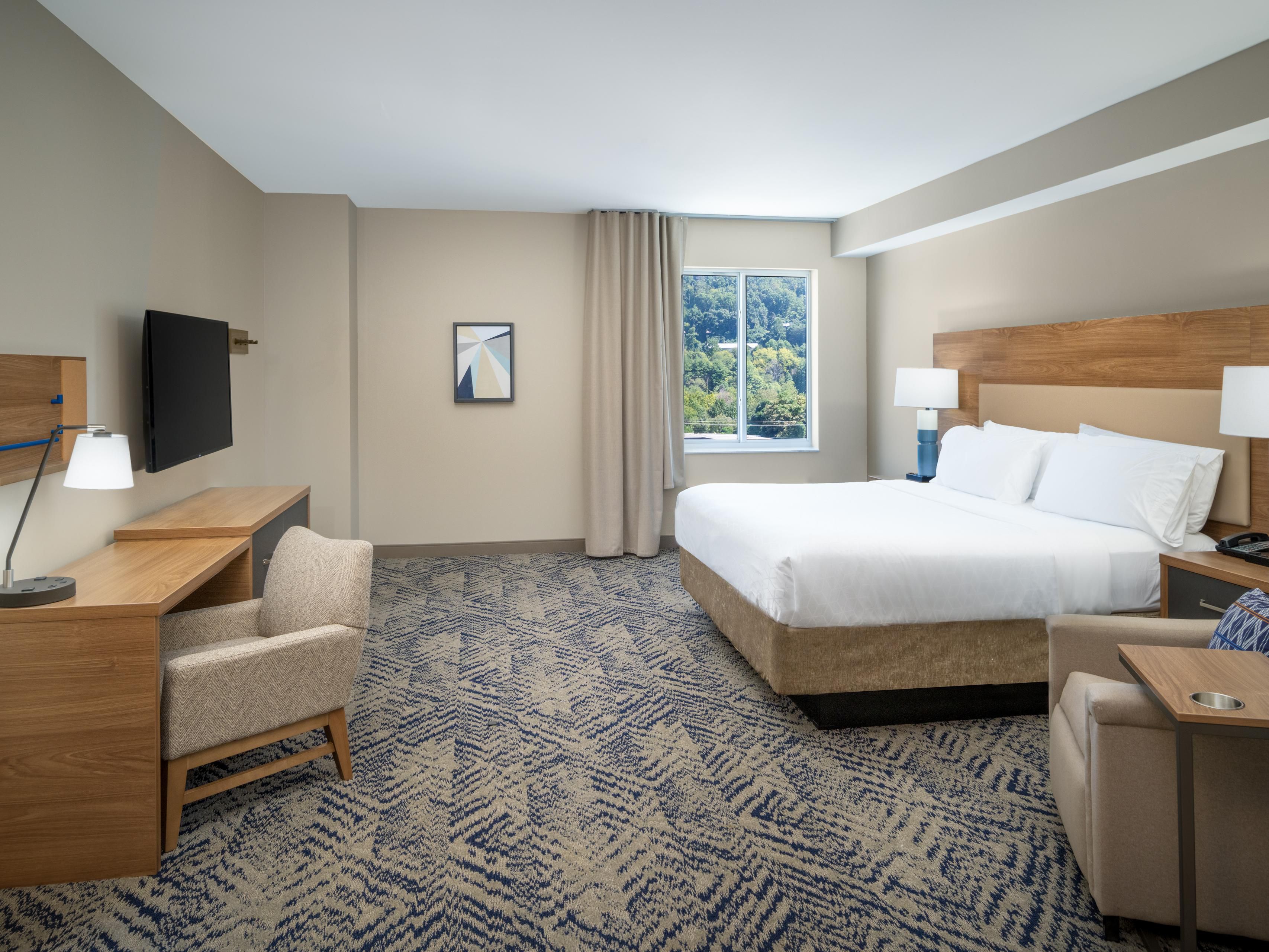 Extended Stay Hotel in Asheville, North Carolina | Candlewood Suites  Asheville Downtown with Full Size Kitchens