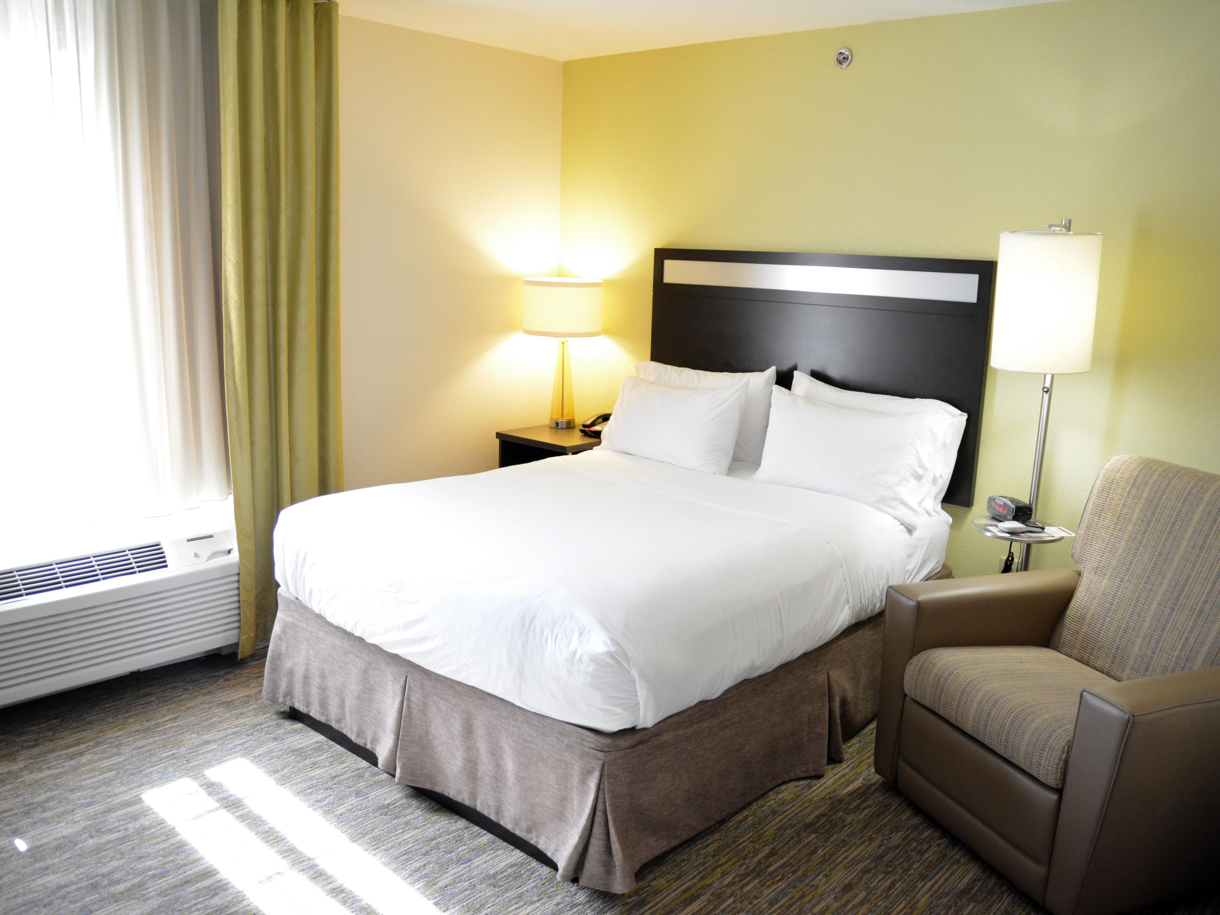 Hotel in Austintown, Ohio | Candlewood Suites Youngstown West - Austintown