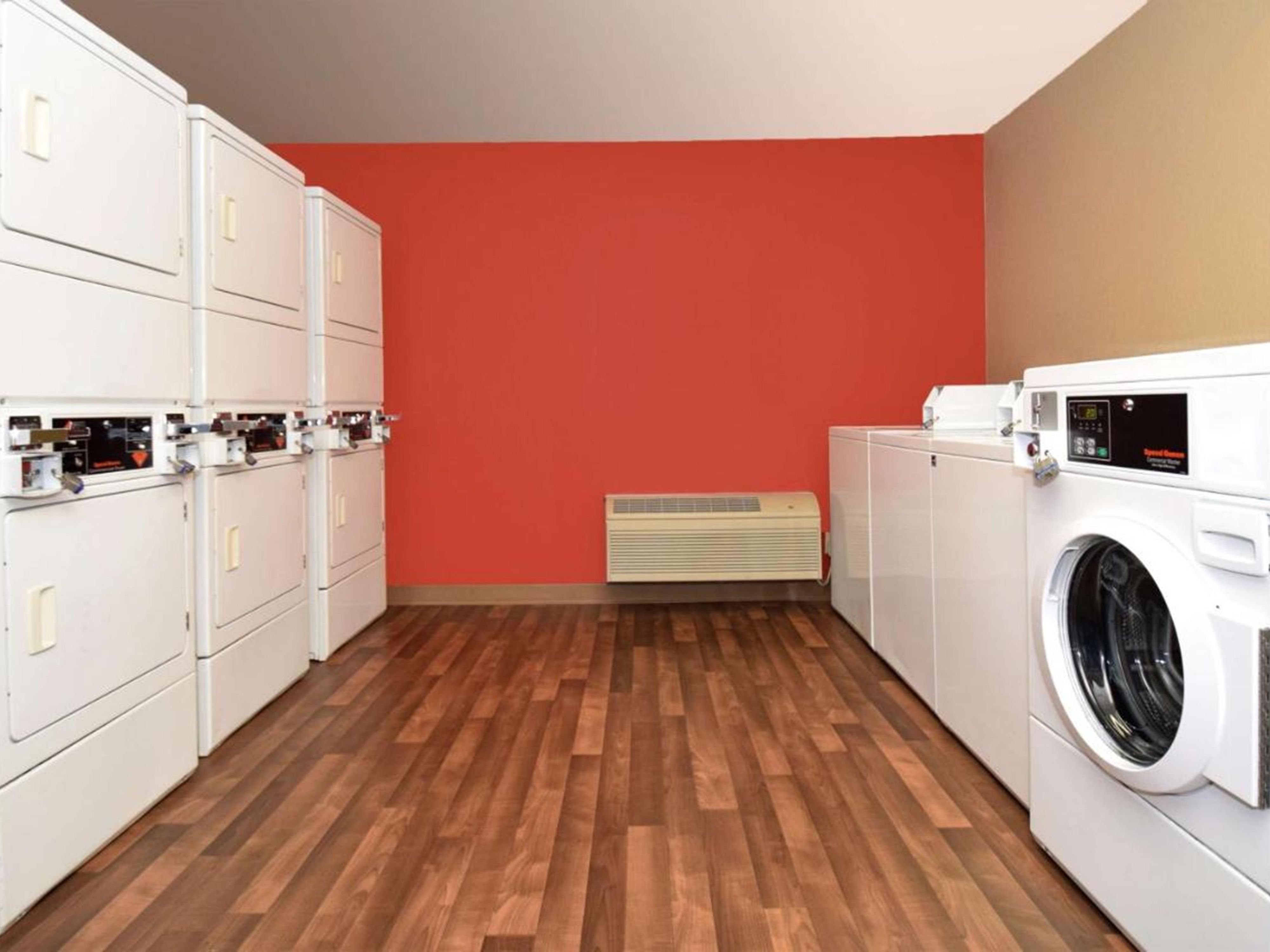 At our hotel, we understand the unique needs of business travelers. Our self-service laundry facilities offer the ability to do your own laundry while on the road. Refresh your wardrobe at your own pace so you can focus on preparing for important meetings, meeting tight deadlines, or networking with clients.