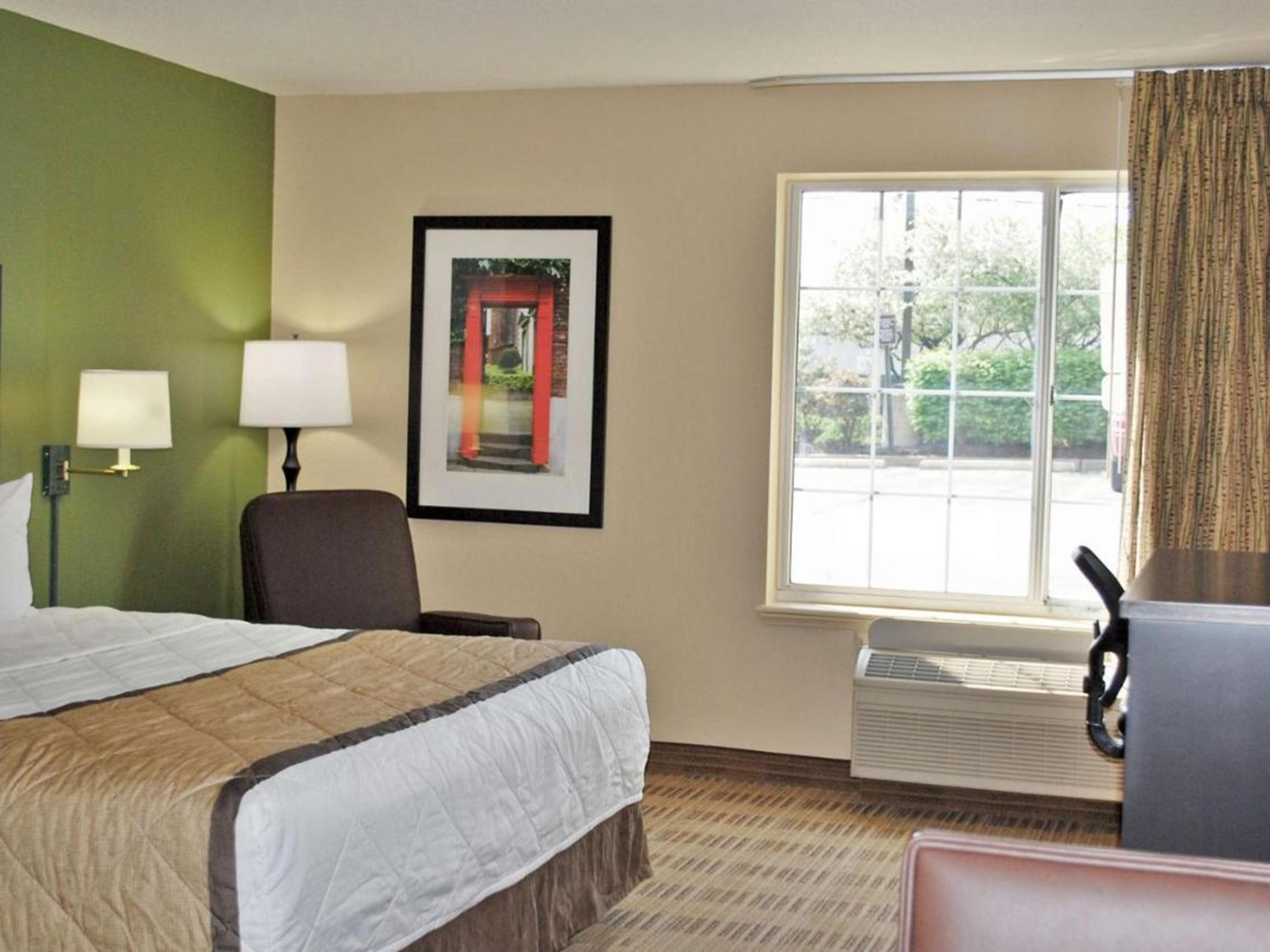 Finding the perfect extended stay for work is a breeze with our competitive long-term rates. Our hotel in Beachwood, OH is designed for long term travel, making it easy to enjoy a home-like experience while you’re away.