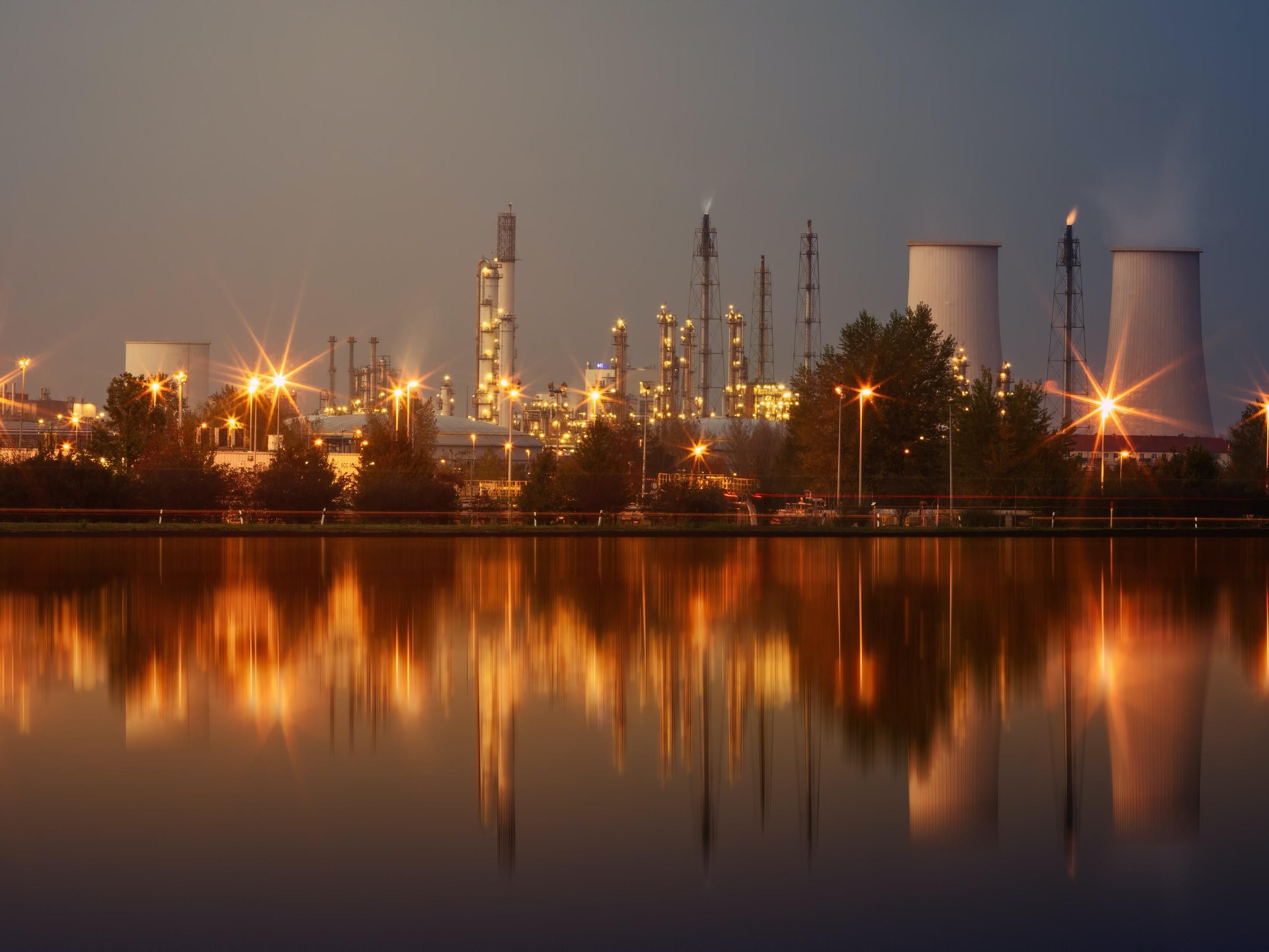 Strategically located near major oil and gas industry hubs, our hotel offers unparalleled convenience and amenities. Stay with us for easy access to corporate offices, refineries, and business centers, reducing travel time and enhancing productivity for professionals in the oil and gas sector.  