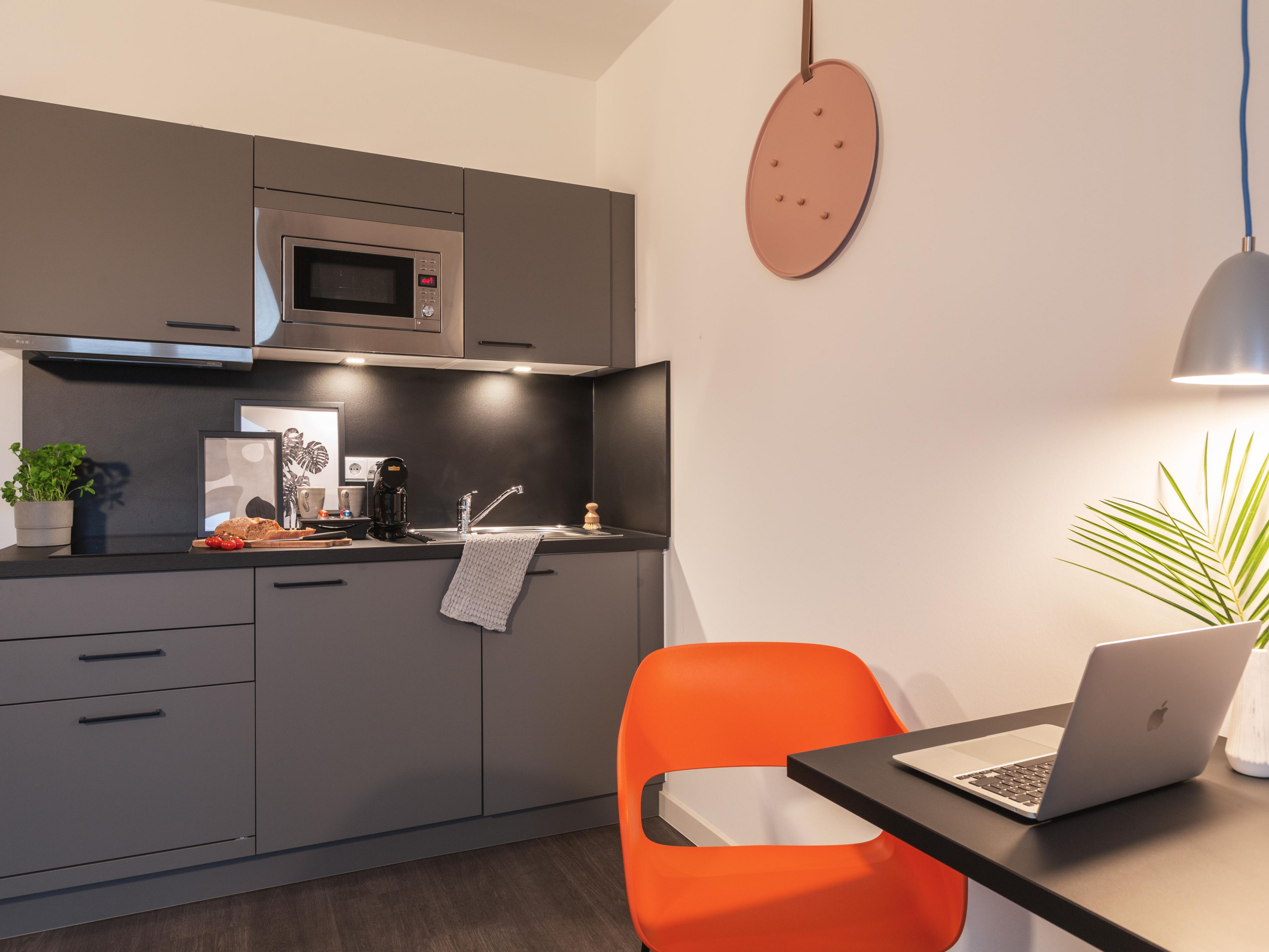 Whether you're starting a semester at TU Berlin, on a work trip, or working remotely — this is your base in Berlin. Enjoy a quiet, well furnished space with a kitchenette, desk, and fast Wi-Fi. Focus by day, relax at night — all just minutes from the campus and city life.