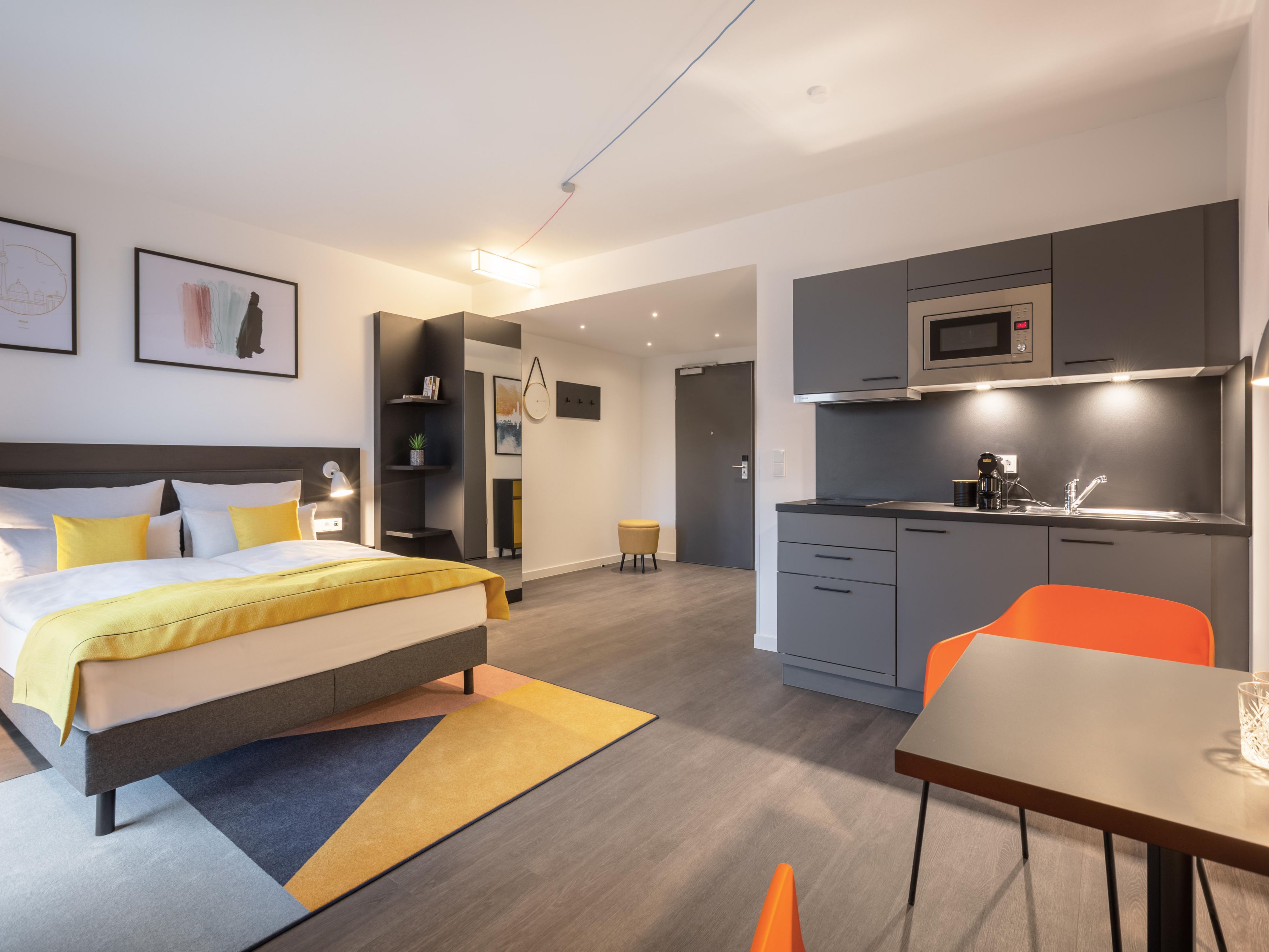 Stay longer, save more! Enjoy up to 25% off your long-term booking and a special breakfast discount. For stays over 30 days, benefit from a fixed daily rate—perfect for students, temporary visitors, or anyone needing a longer stay in Berlin.