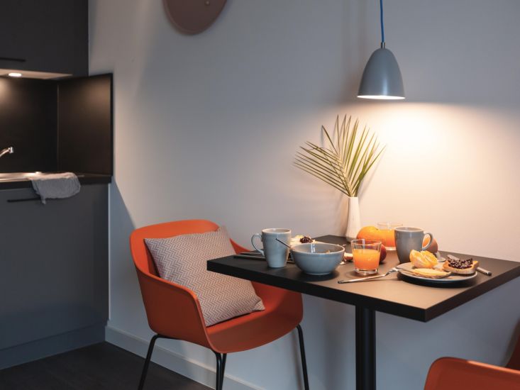 Essbereich im möblierten Apartment Berlin