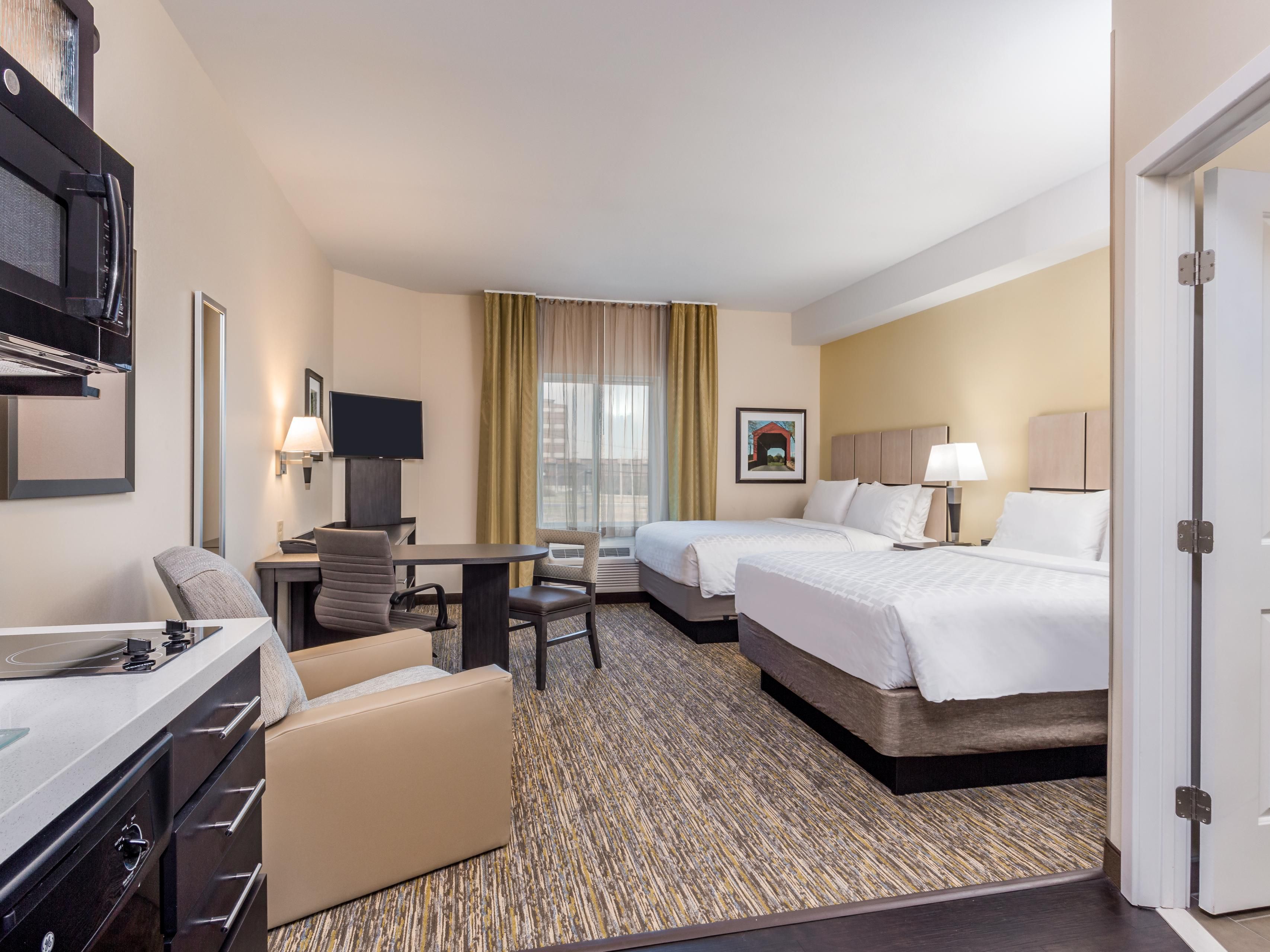 spacious studio suites/fully equipped kitchens/studio apartment