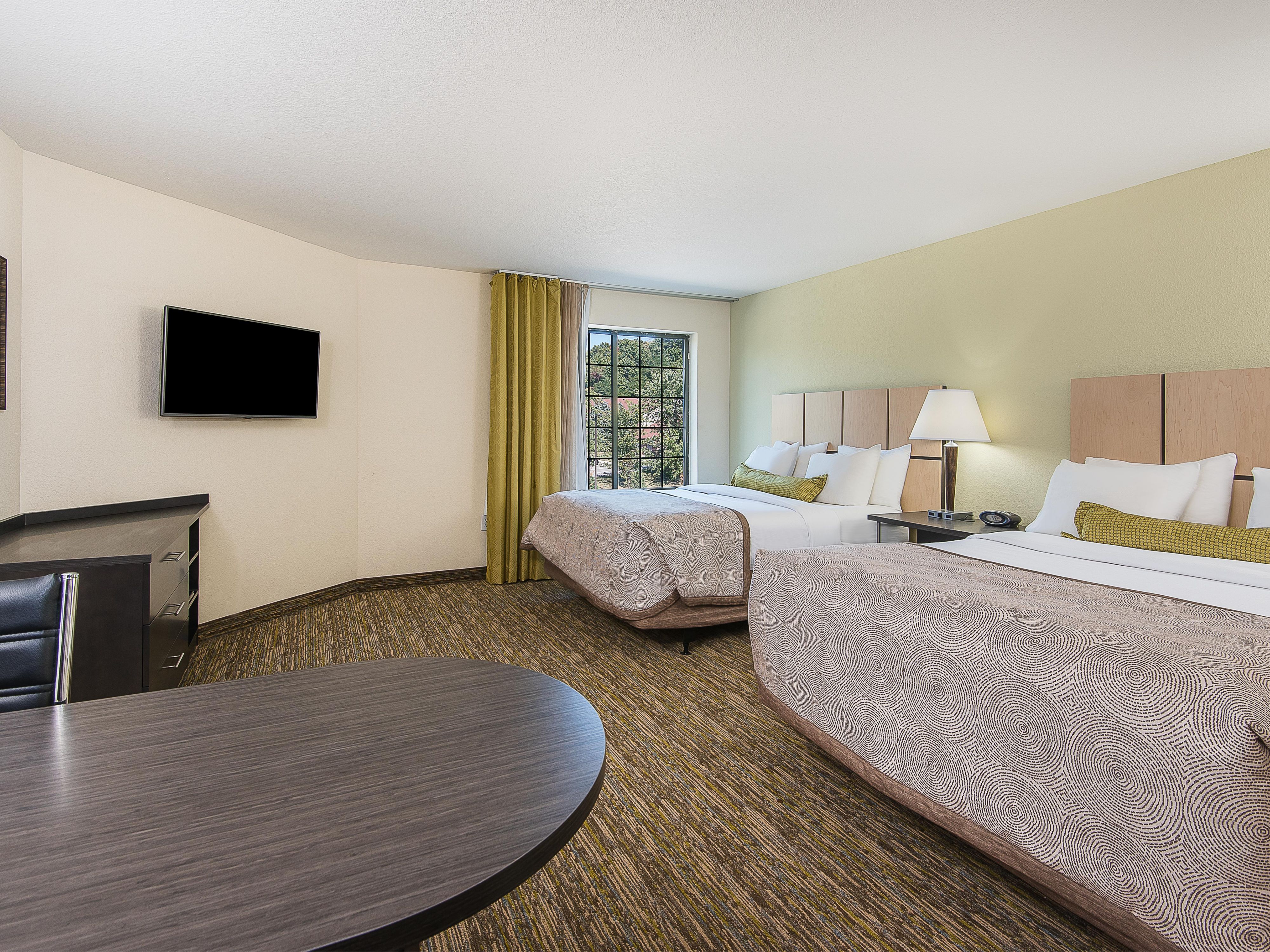 Two queen bed studios Suite with desk and kitchen