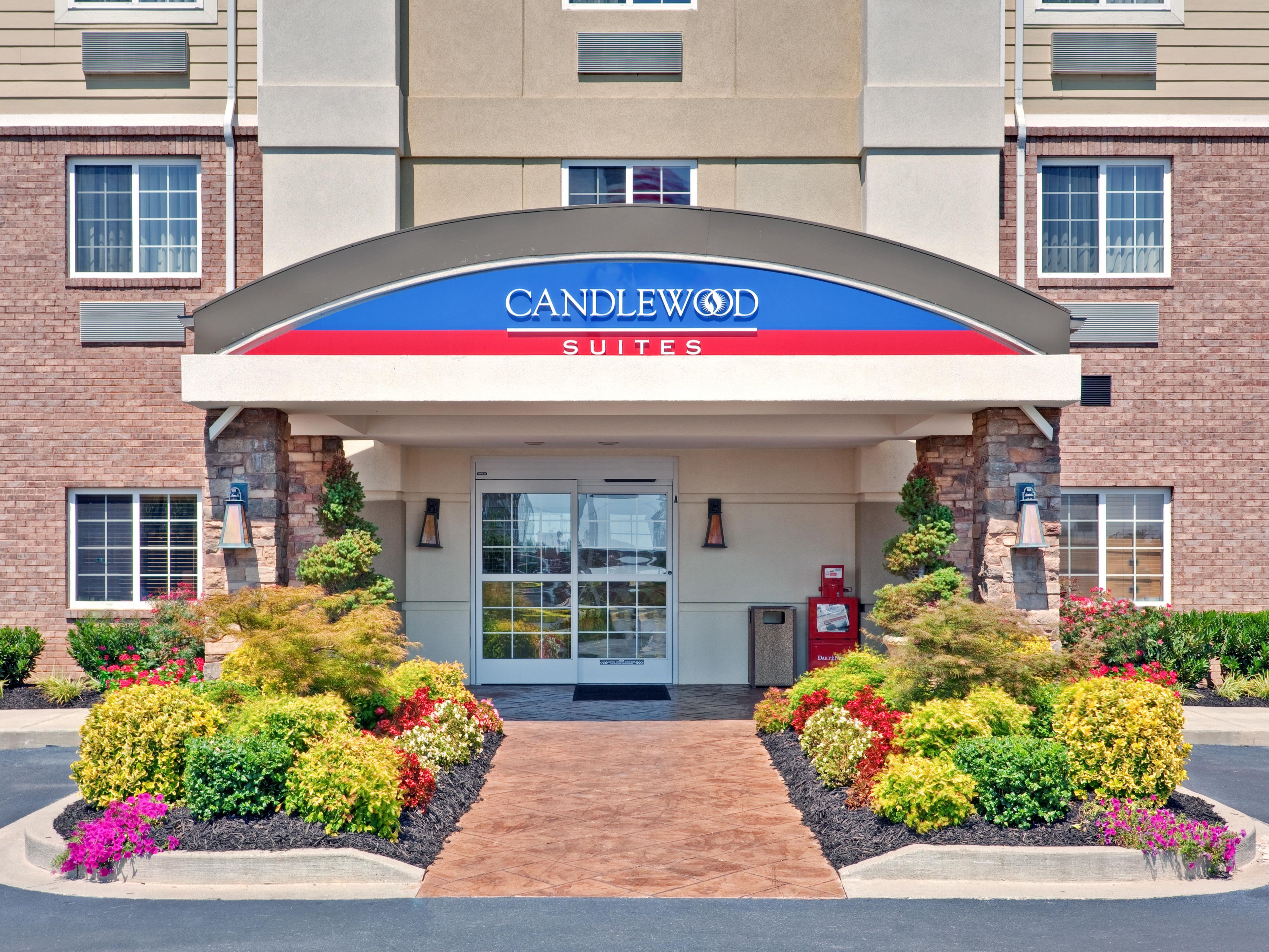 Western Kentucky`s Campus is only a short drive away. Book the WKU rate when you visit your child on Parent`s Day, attend Home Coming or planning a college tour!